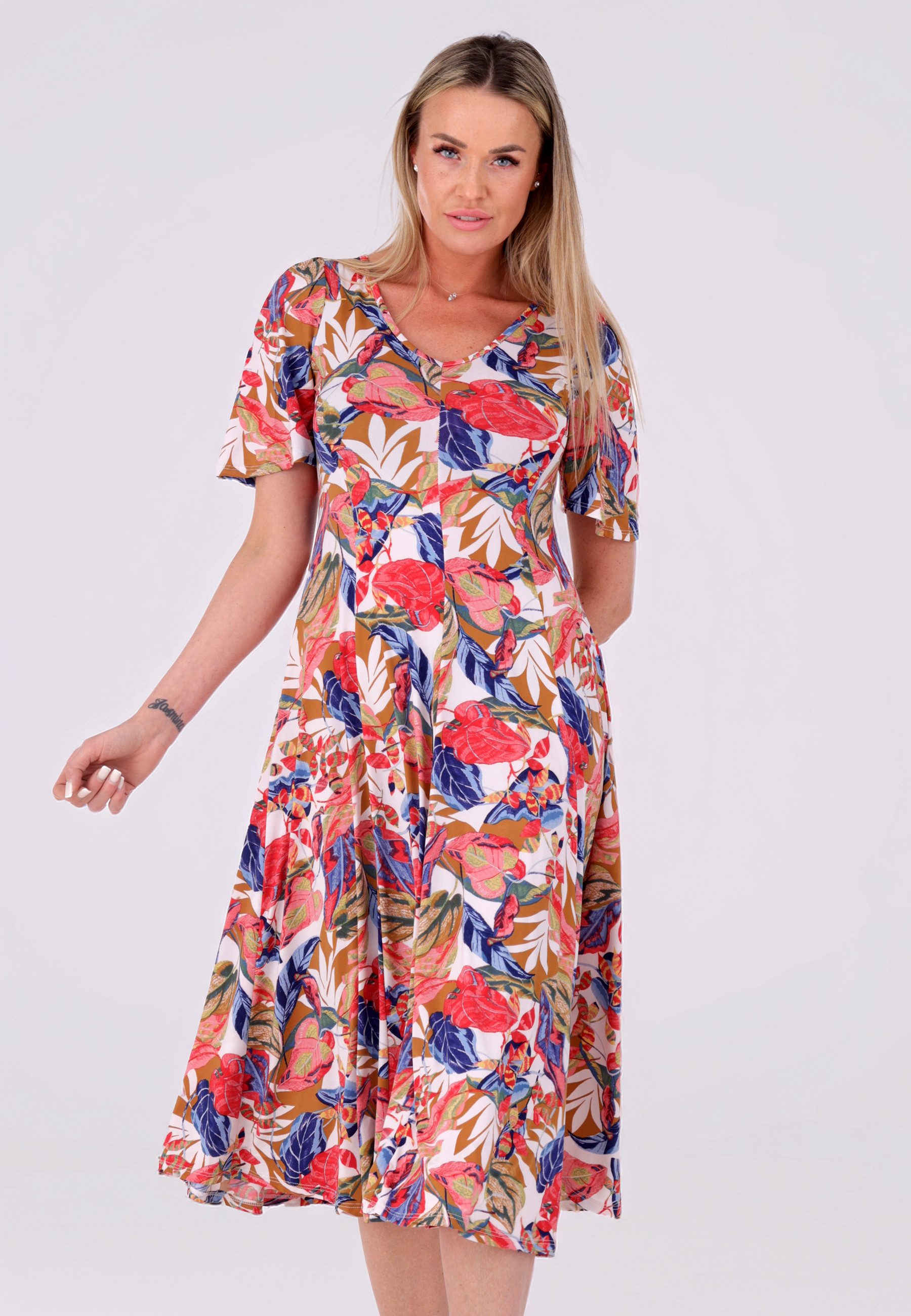 Sommerkleid mit Rückenausschnitt und lebendigem Muster