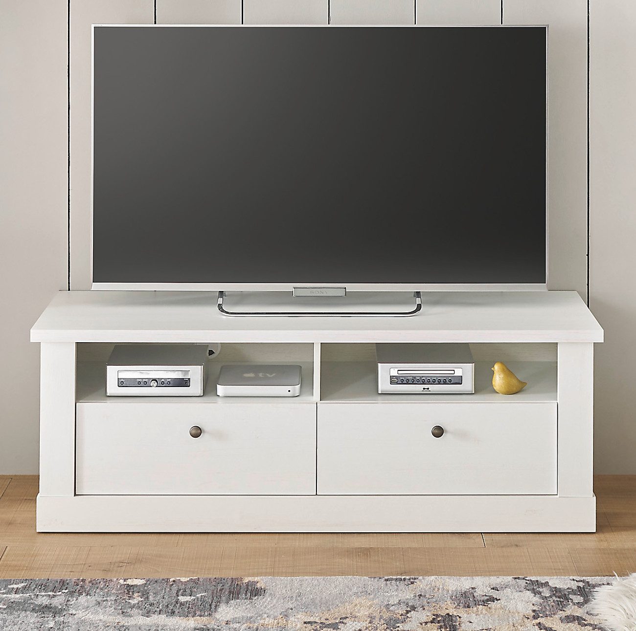 Furn.Design Lowboard Fiastra (TV Unterschrank in Pinie weiß Landhaus, 132 x 47 cm), Soft-Close-Funktion