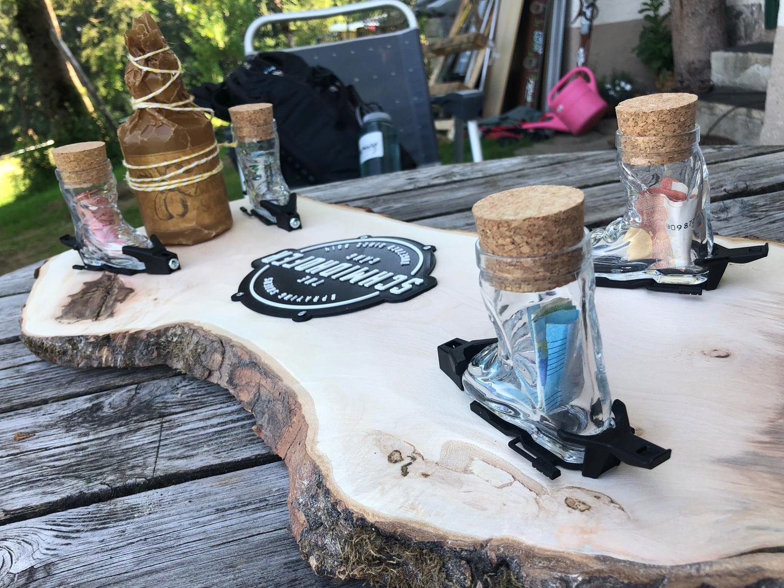 Deggelbam Schnapsglas Skigläser 4cl - Schnapsglas in Skiform - Apres Ski Party, Skiglas mit Bindung und Lanyard, Hergestellt in Deutschland – Bild 5 von 5