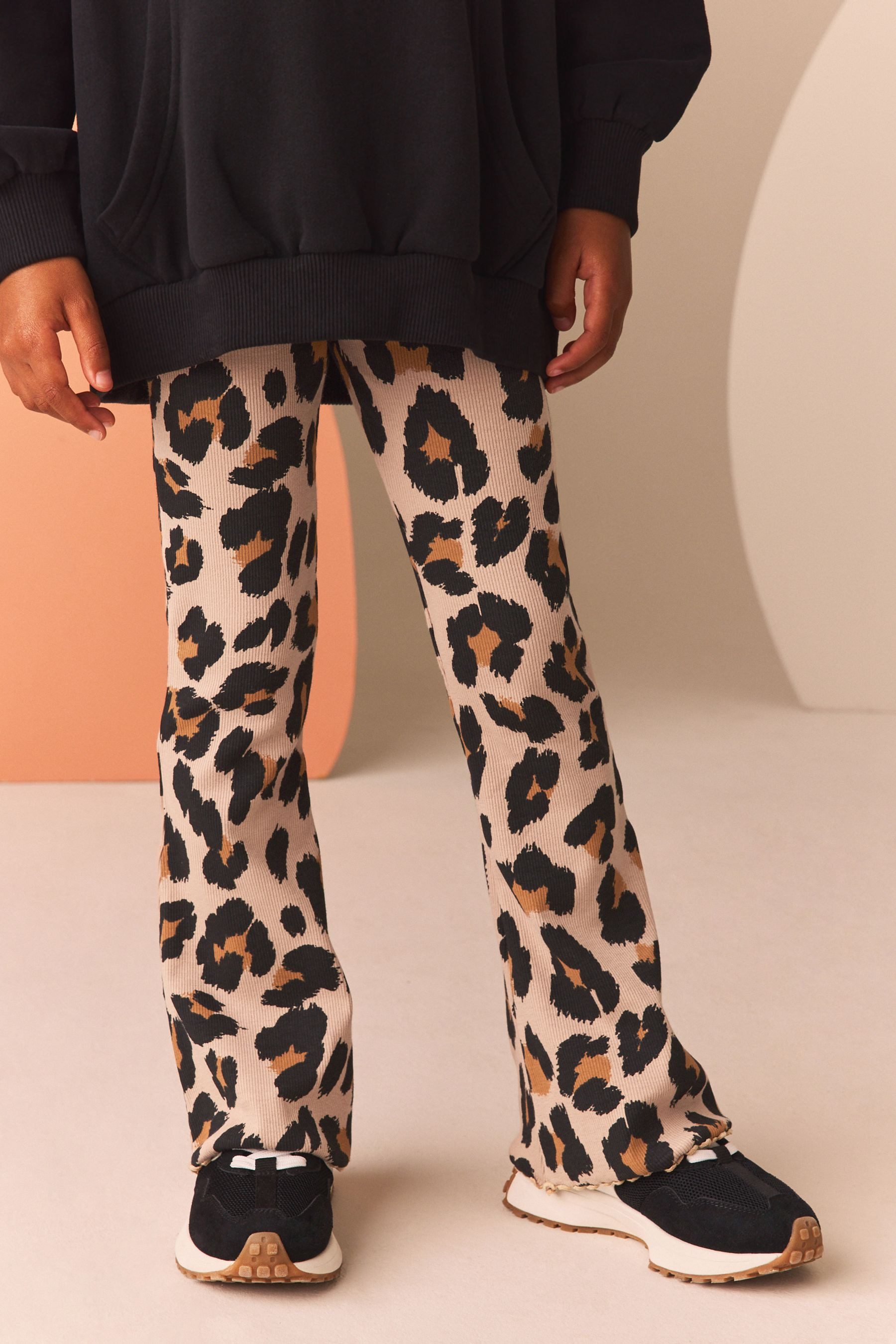 Next Leggings Gerippte Leggings mit ausgestelltem Bein (1-tlg)