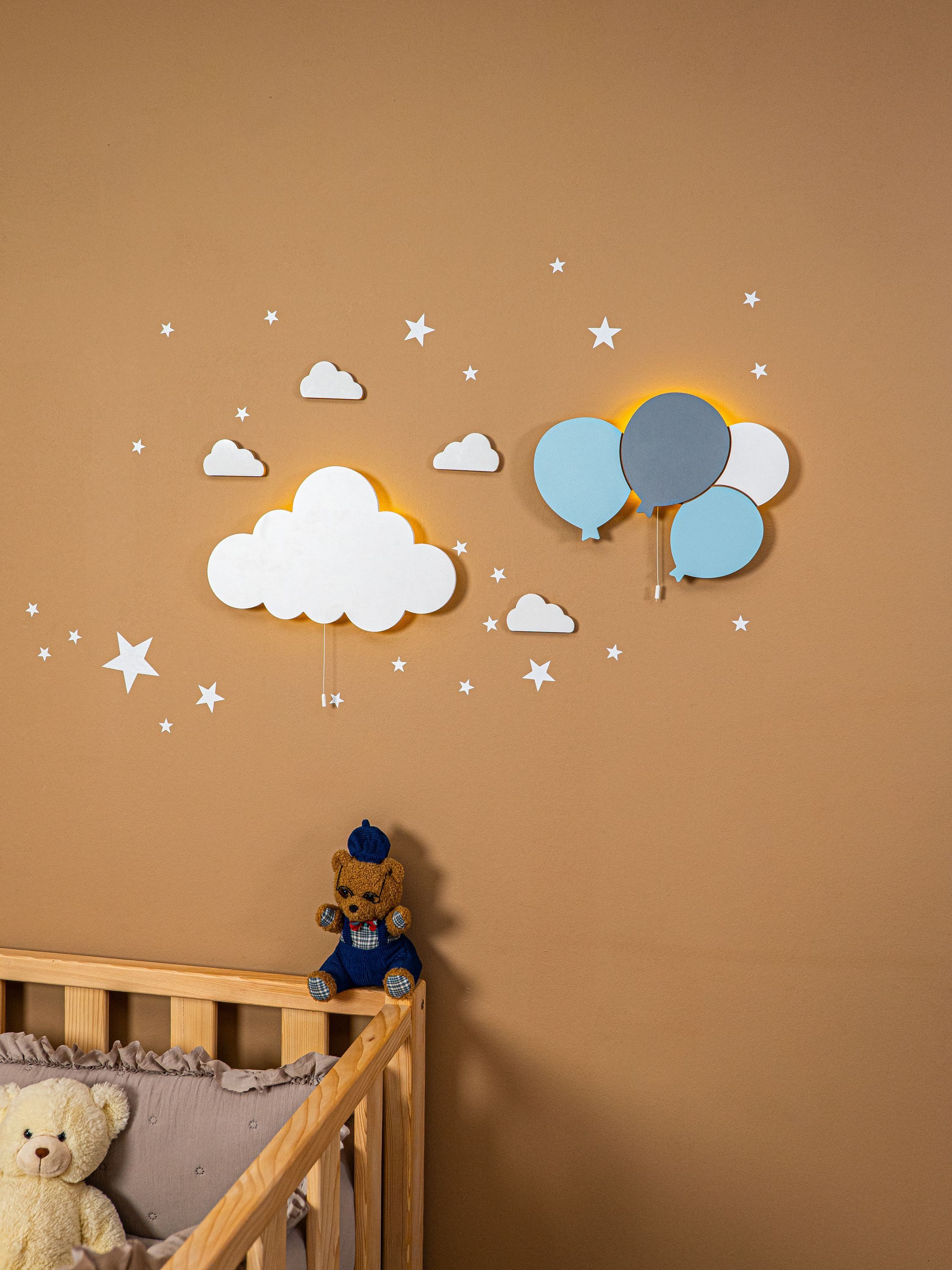 COZYCOLLECTIONS LED Wandleuchte LED-Wandnachtlicht blauen Balloons und Wolke in Holzoptik, LED, Warmweiß, Montessori-Design: ruhige Formen, warmes LED, kabellos