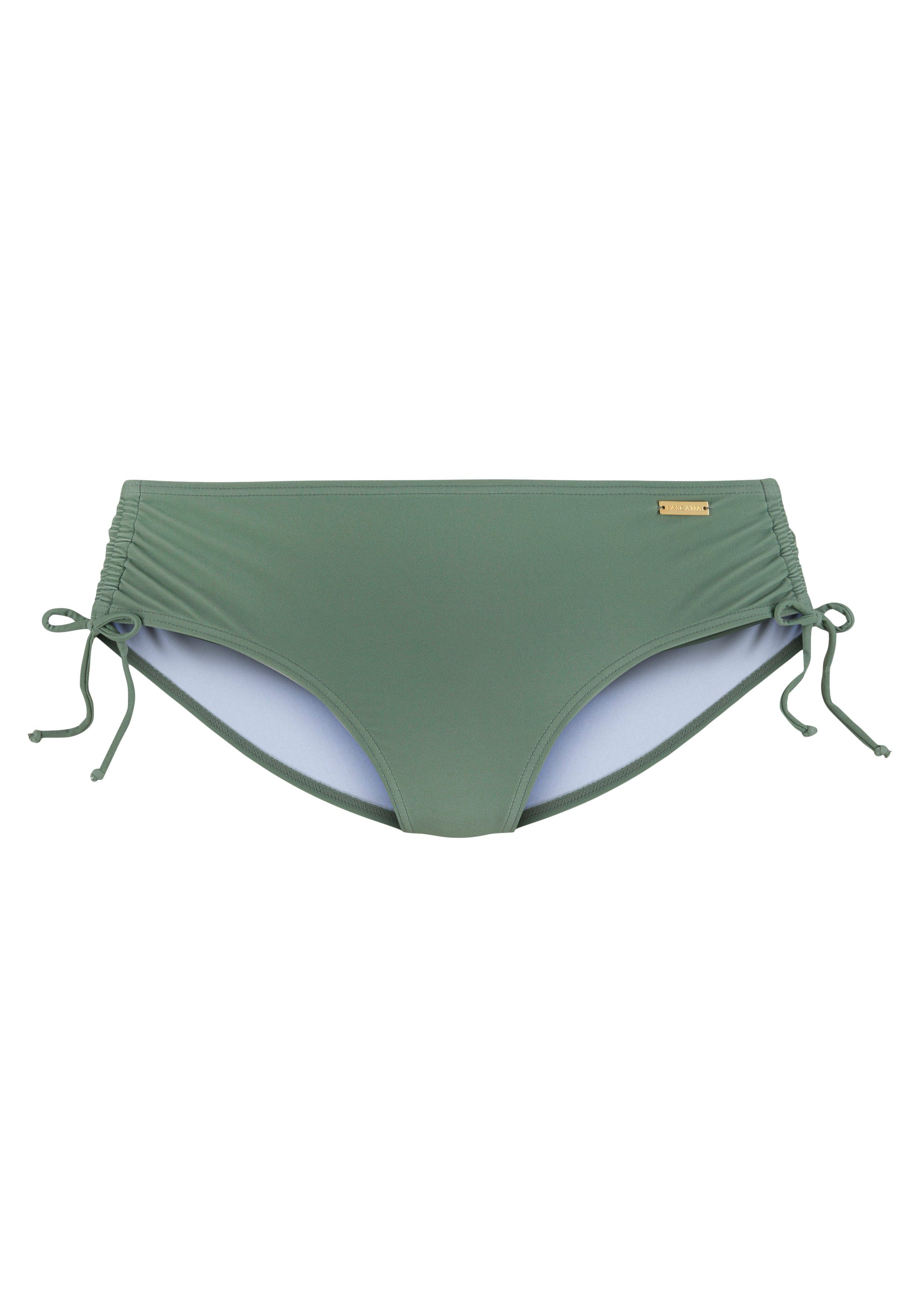 LASCANA Bikini-Hose Lolo in höherer Schnitform. € 29,99