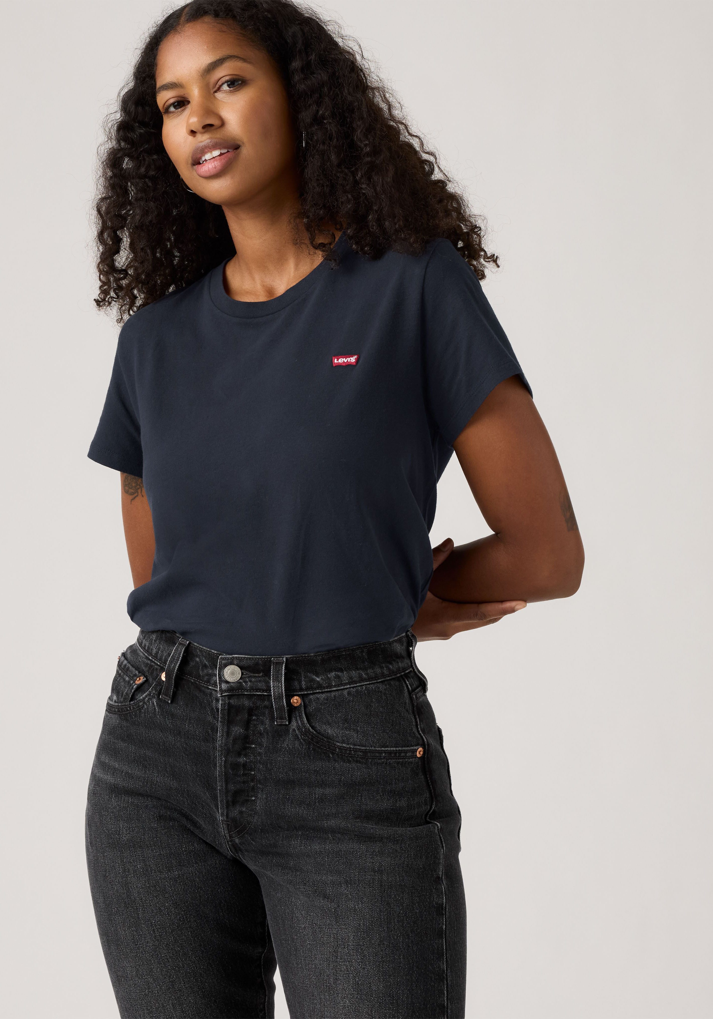 Levi's® T-Shirt TEE Minilogo mit kleiner Logostickerei
