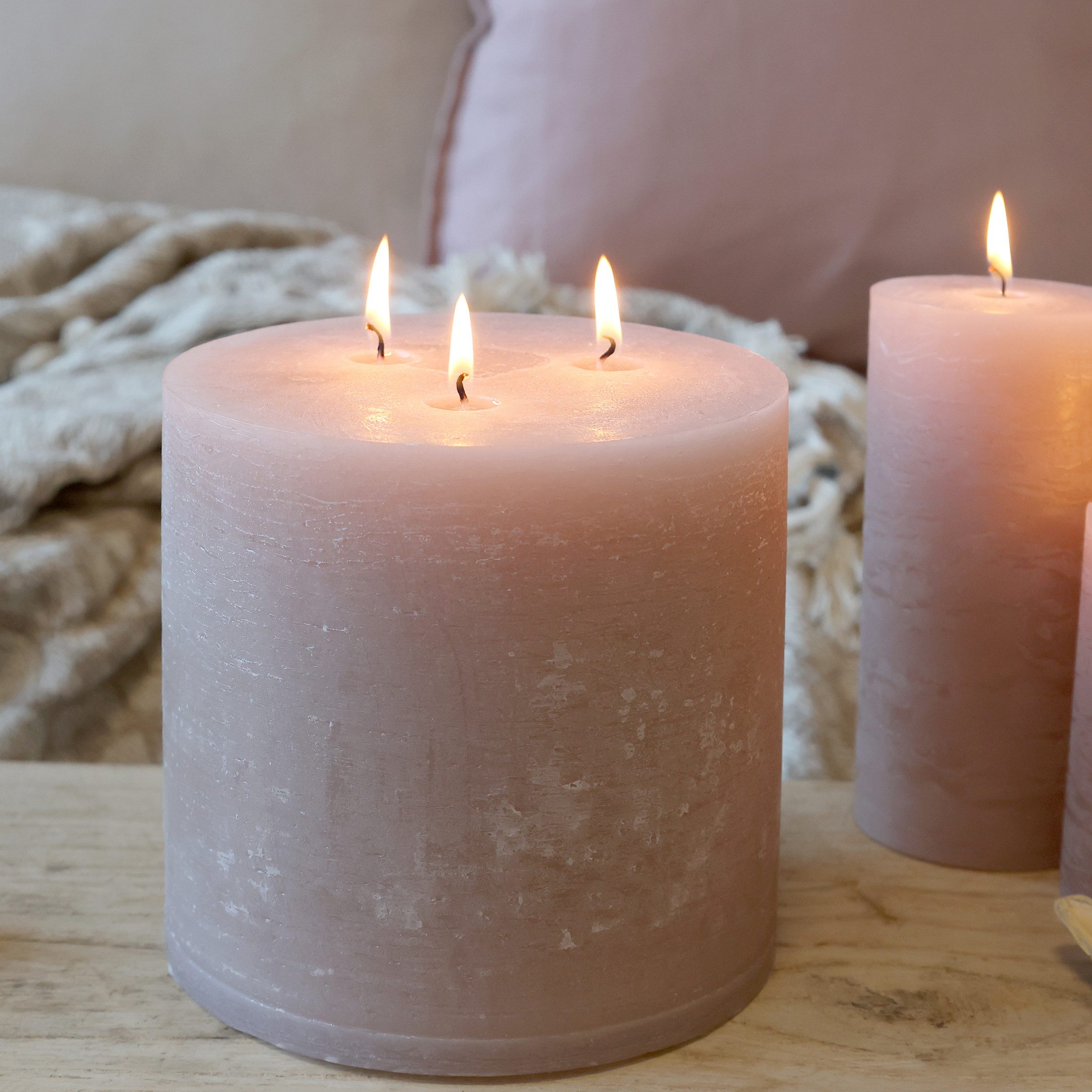 Chic Antique Stumpenkerze Stumpenkerze Rustikale Kerze Macon Paraffin 3-Docht H15xØ15cm, 3 Docht Kerze, Russfrei, Hochwertig, Brenndauer 80 Stunden