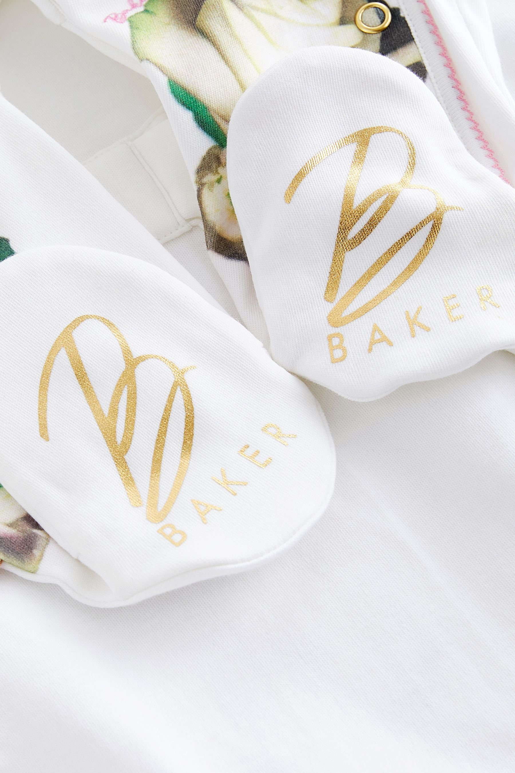 (2-tlg) Baker Baker by Baker mit Baker Ted Schlafoverall Schlafanzug Geblümter by Mütze Ted
