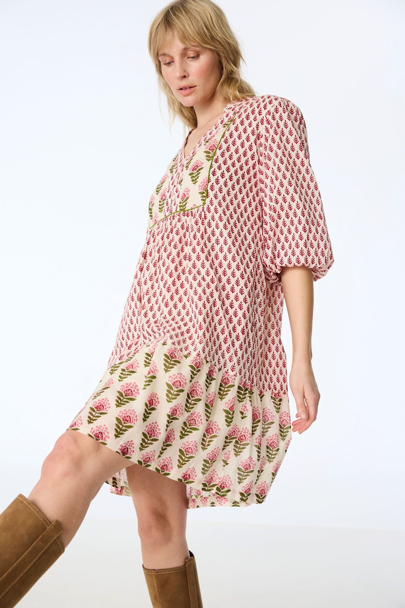 Himalaya Clothing Sommerkleid Kleid Damen mit lebendigem Muster - Kurzarm Kleid aus Bio-Baumwolle Weiches Midikleid atmungsaktiv & hautfeundlich