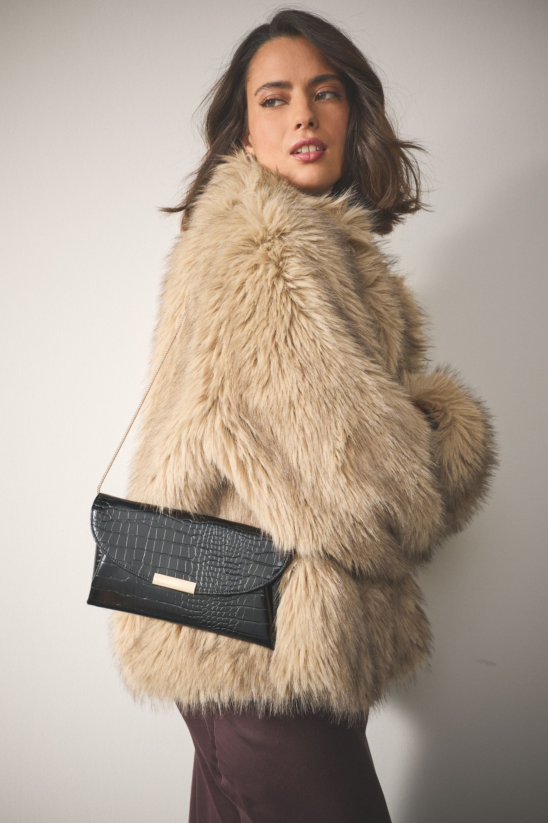 Next Clutch Glänzende Clutch in Kroko-Optik (1-tlg) – Bild 5 von 5