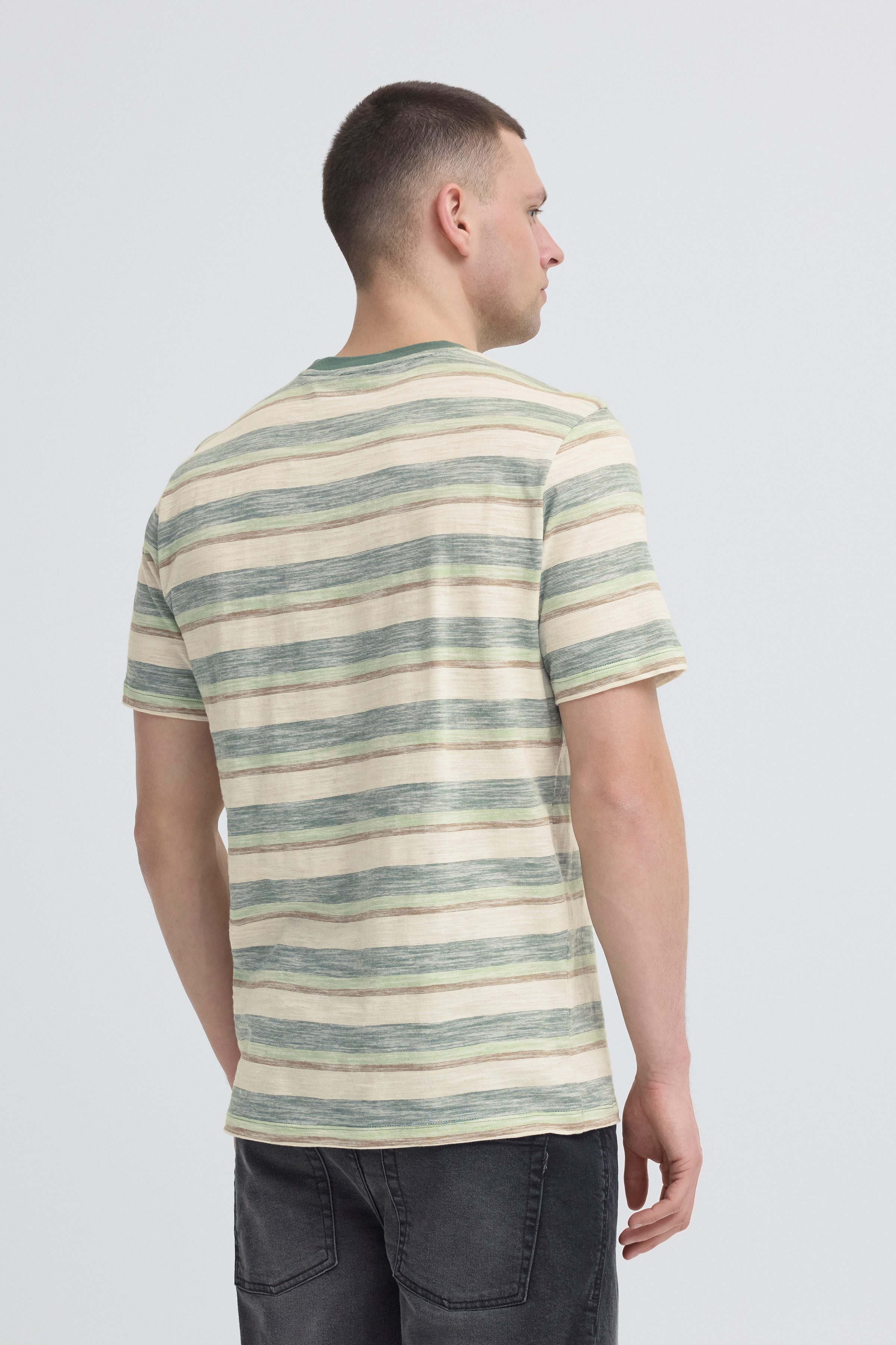 Blend T-Shirt BHKOBE STRIPE S/S TEE mit geringelter und gestreifter Optik, Regular Fit, ohne Verschluss – Bild 2 von 5