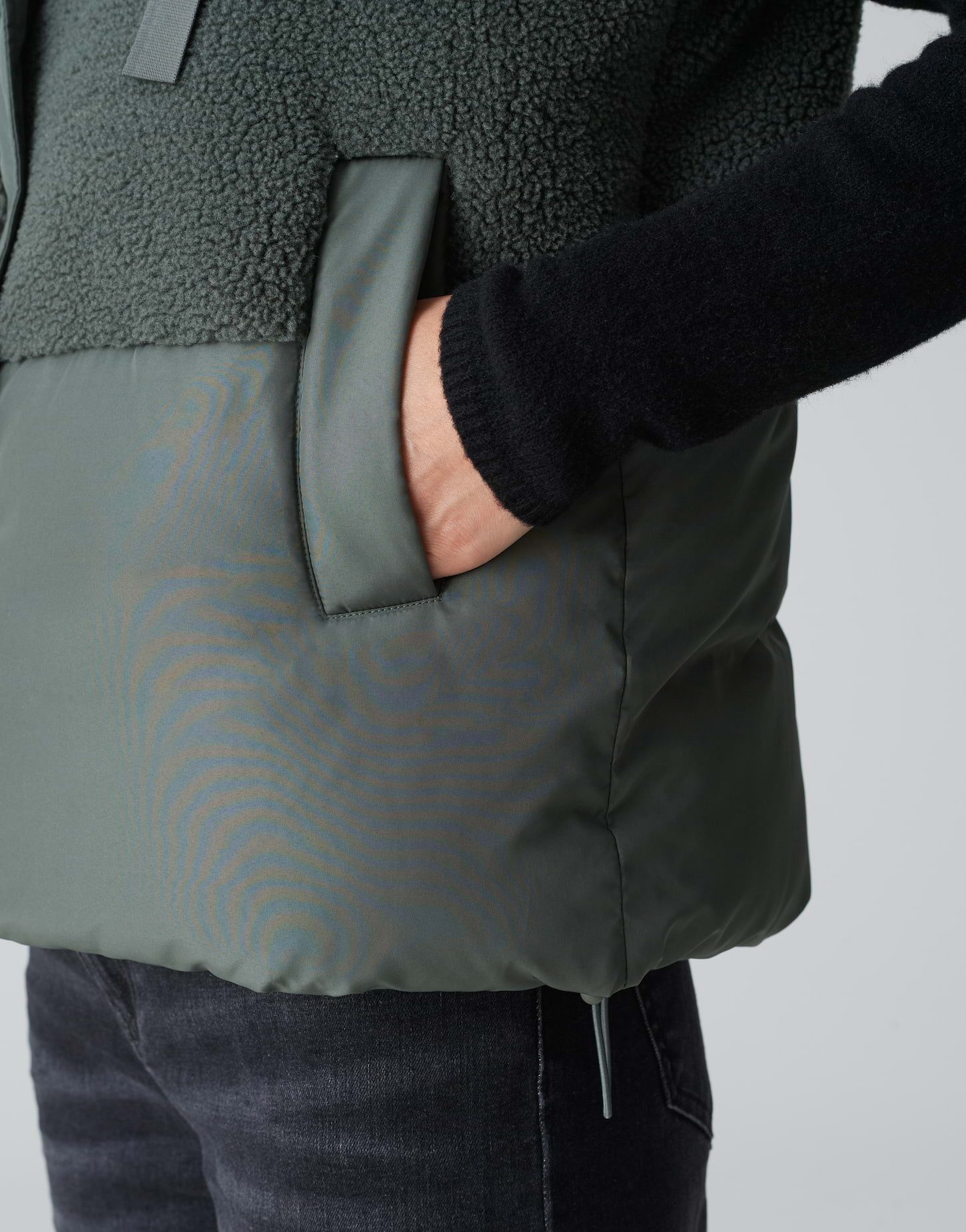 OPUS Longweste Outdoorweste WINDUS Loose aus Material Mix