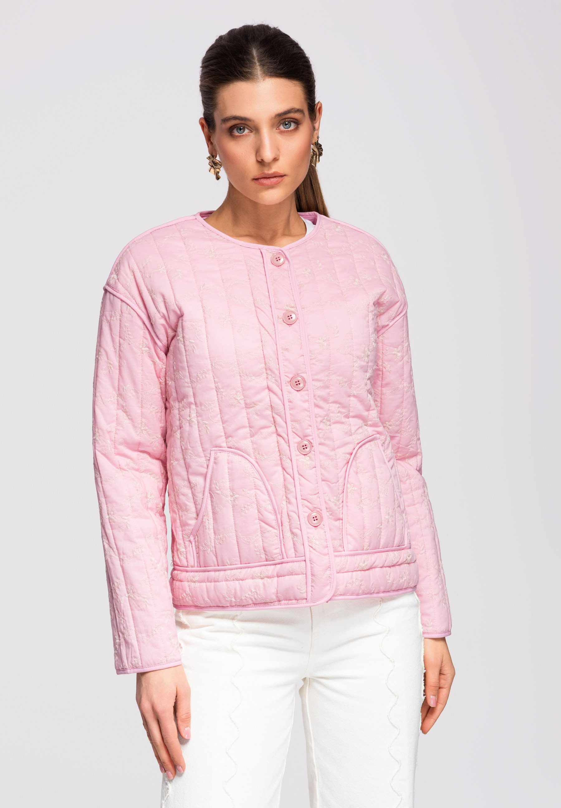 Steppjacke Gesteppte Damenjacke in Hüftlänge mit botanischem Stickdetail