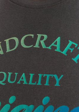 AJC T-Shirt mit Farbverlauf im Frontprint
