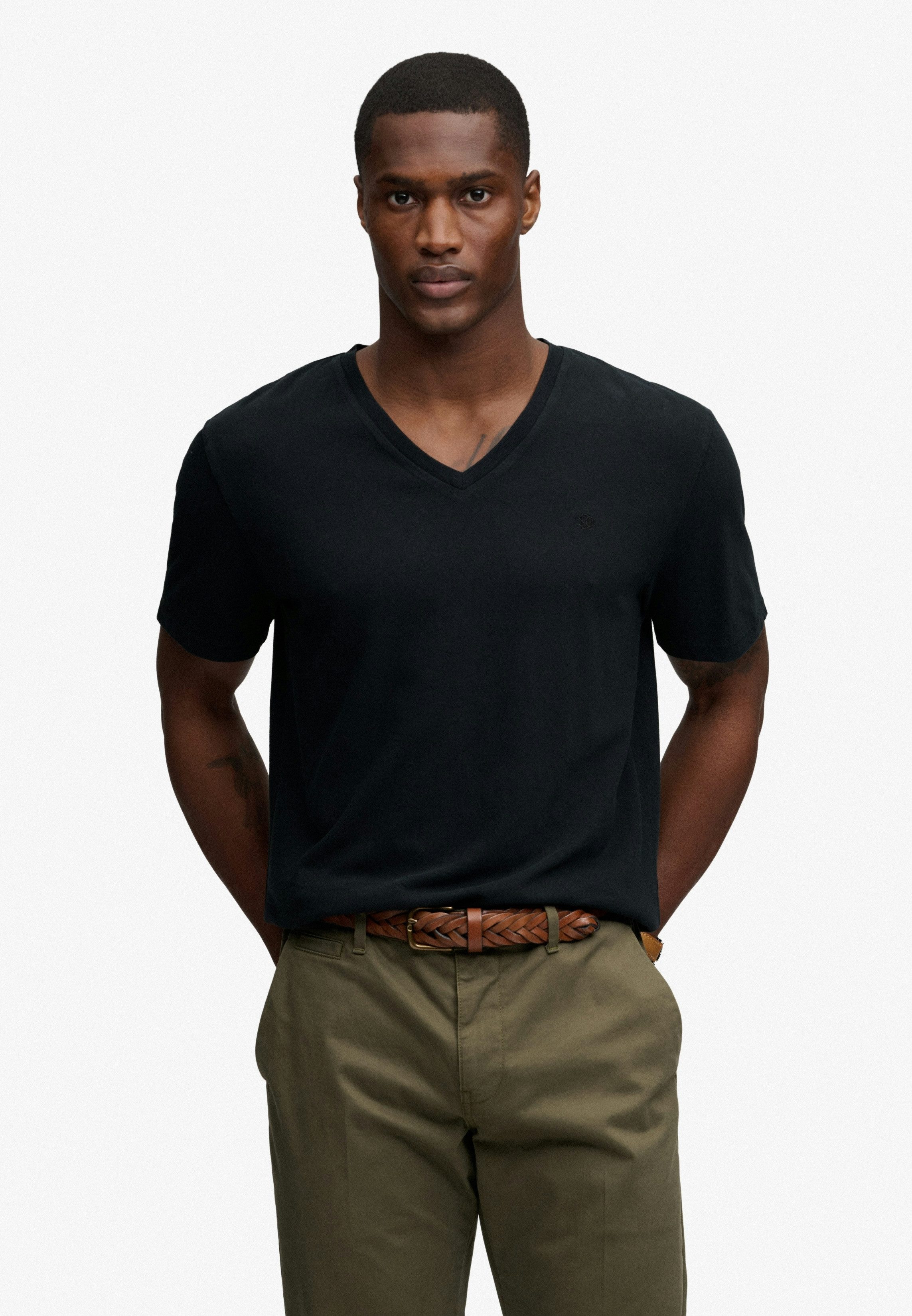 Superdry Rundhalsshirt CLASSIC COTTON LINEN VEE aus tollem Baumwoll-Leinen- günstig online kaufen