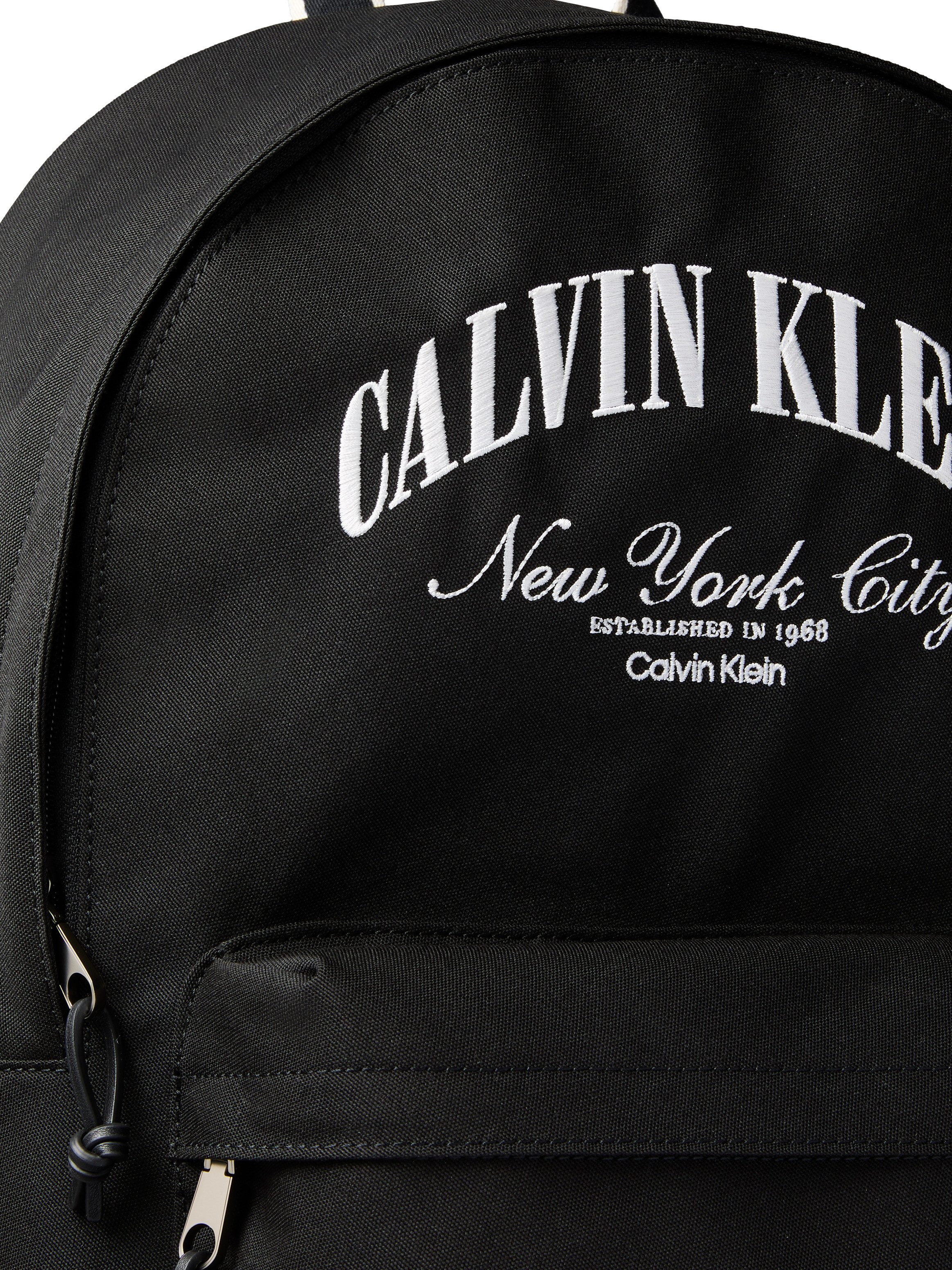 Calvin Klein Rucksack GRAPHIC CAPSULE ROUND BACKPACK, Freizeitrucksack, Cityrucksack mit Vordertasche