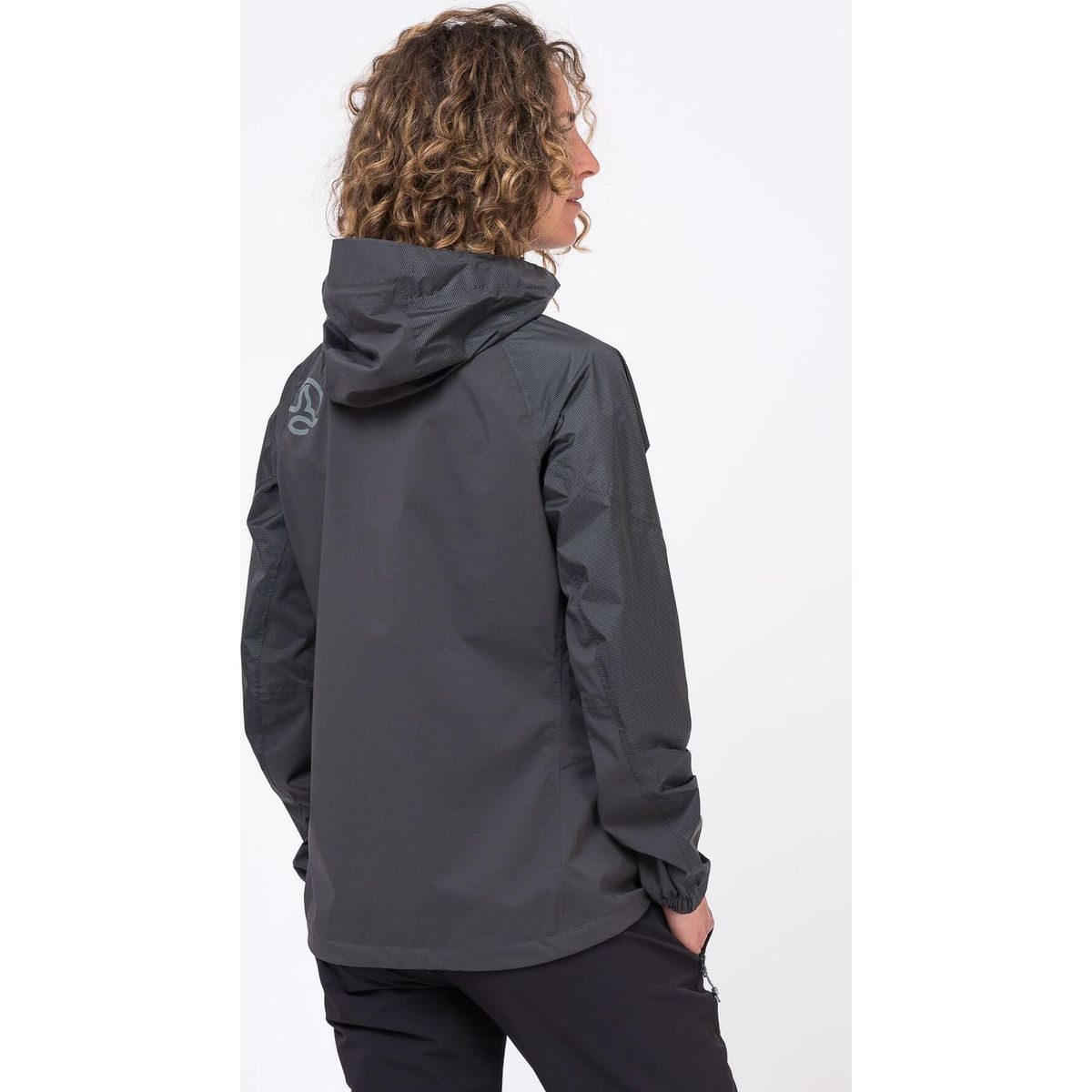TERNUA Outdoorjacke Karsa Jacket W Wasserdichte Damenjacke für vielseitige Winteraktivitäten mit