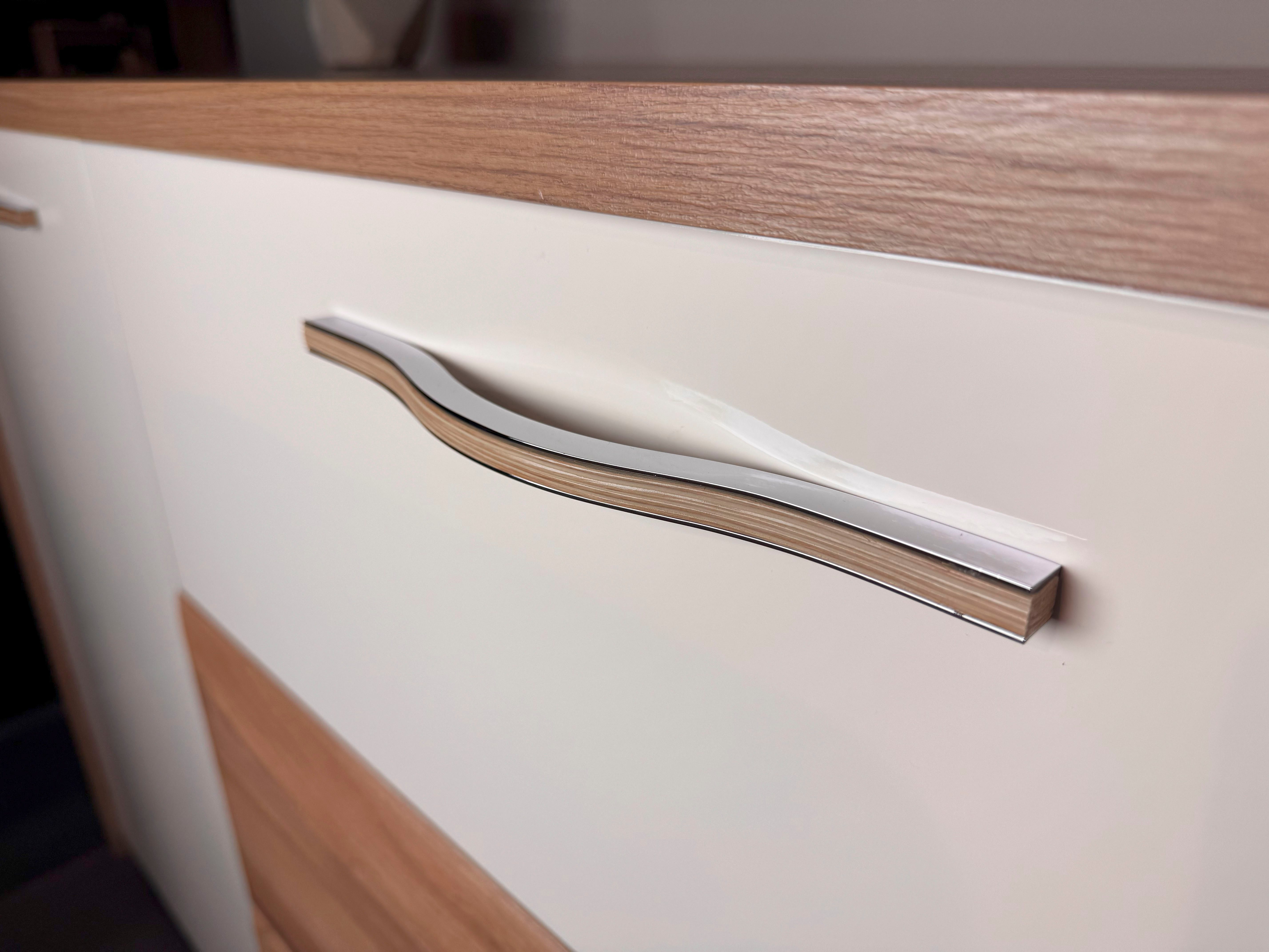 OTTO home Kommode Gala, melaminbeschichtet und beige hochglänzend UV lackiert (Soft-Close Funktion, Maße: B/T/H 170/46/83cm), 2trg., mit 4 Schubladen, klassische Rahmenoptik, FSC-zertifiziert