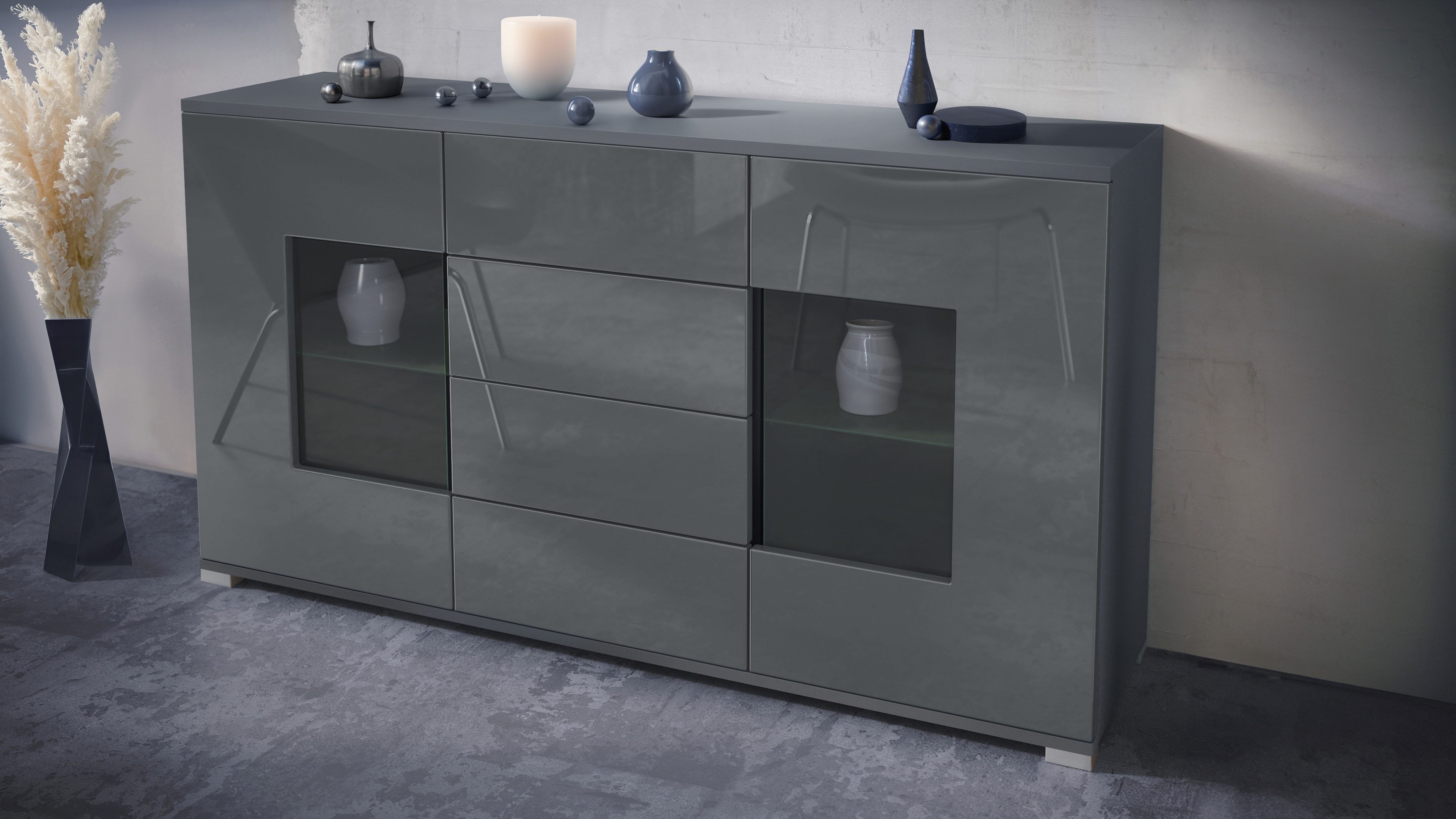 Vladon Sideboard Grömitz V1 (Kommode mit 2 Türen, 4 Schubladen und 2 flexible Glaseinlegeböden), Anthrazit matt/Grau Hochglanz (138,5 x 75,5 x 35)