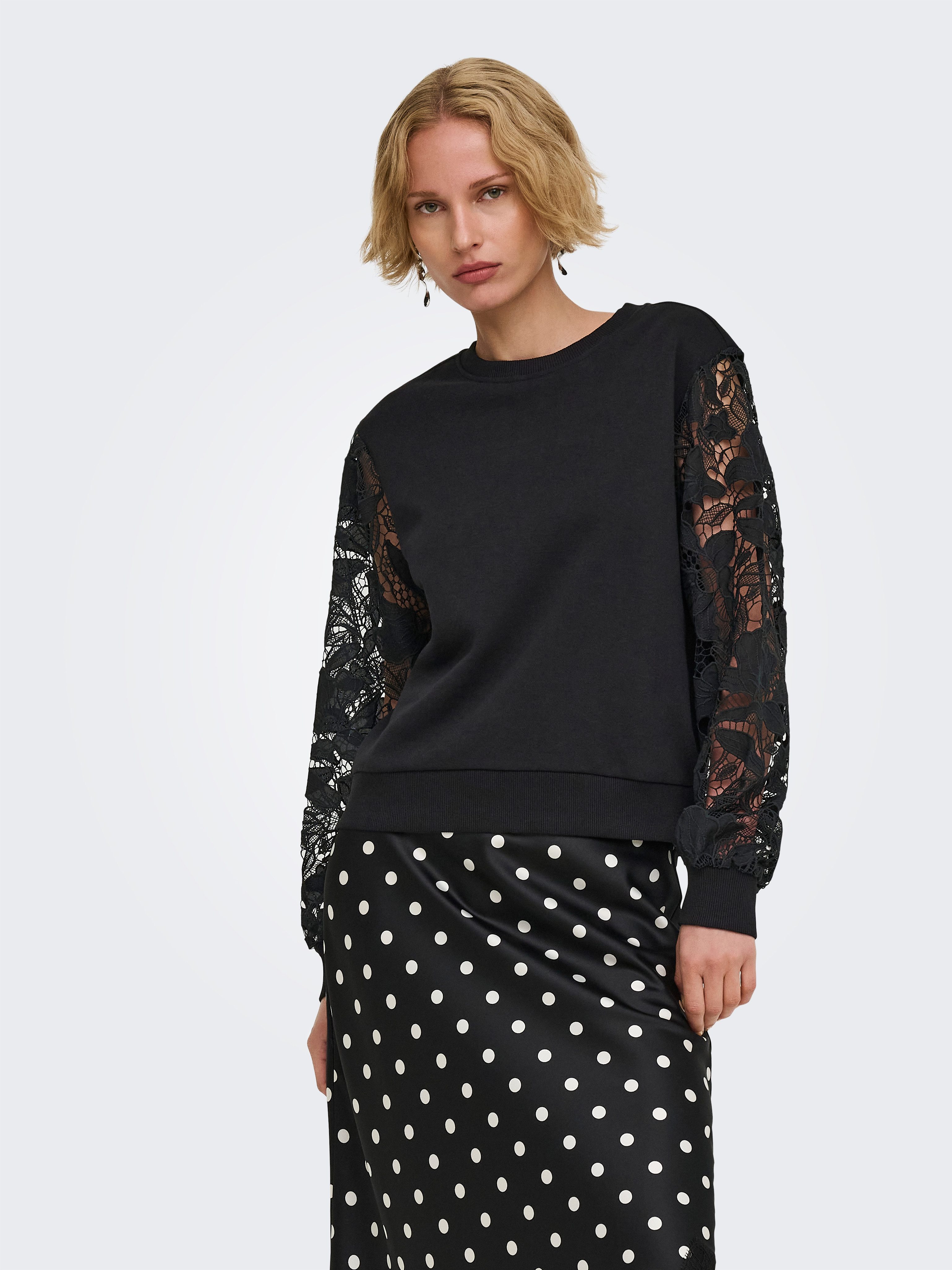 ONLY Sweatshirt ONLSTILLA L/S LACE SLEEVES CS SWT Baumwollmischung, regular fit
