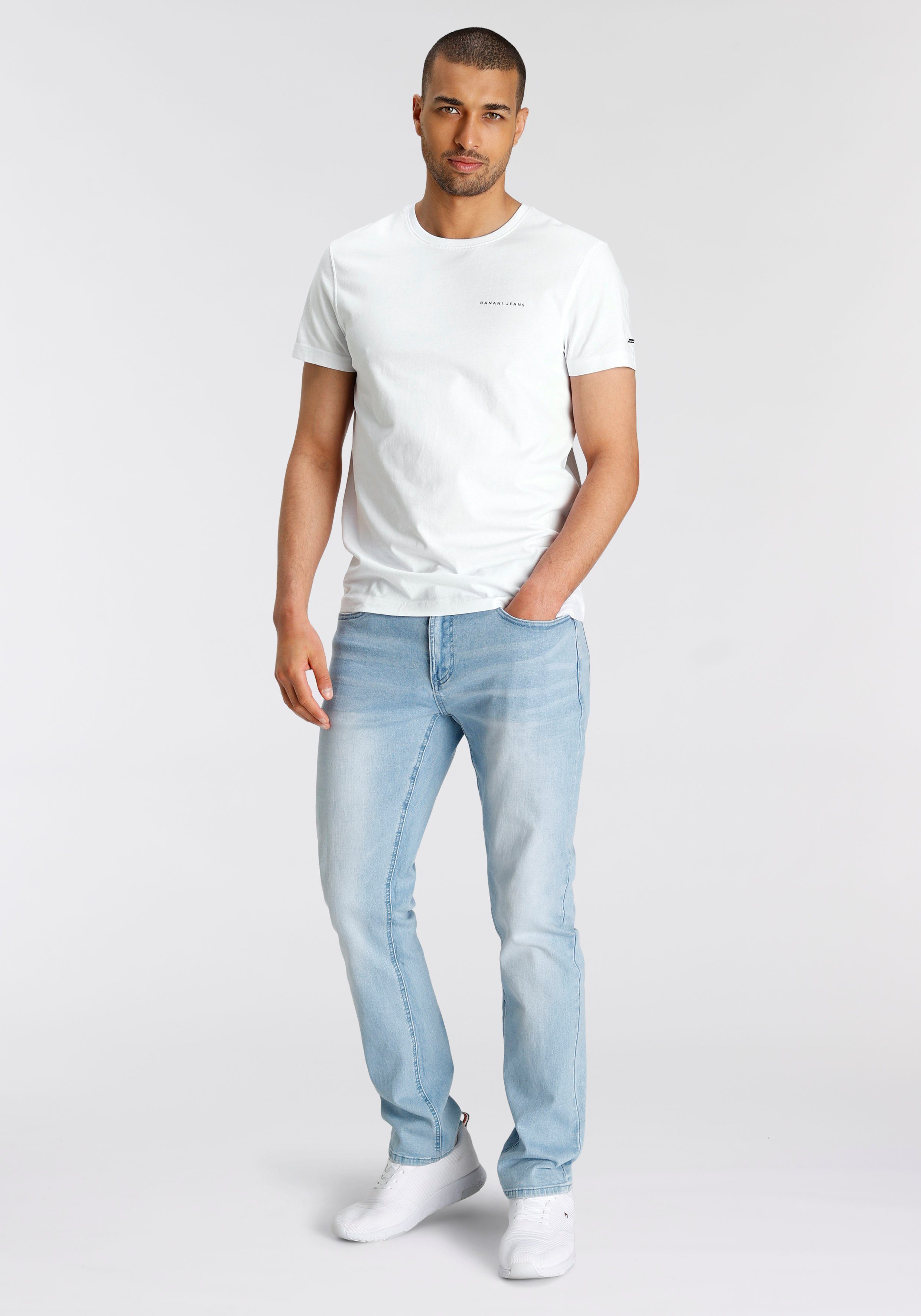 Bruno Banani T-Shirt schmal geschnitten, mit Print, Rundhalsausschnitt, aus Baumwolle – Bild 4 von 5