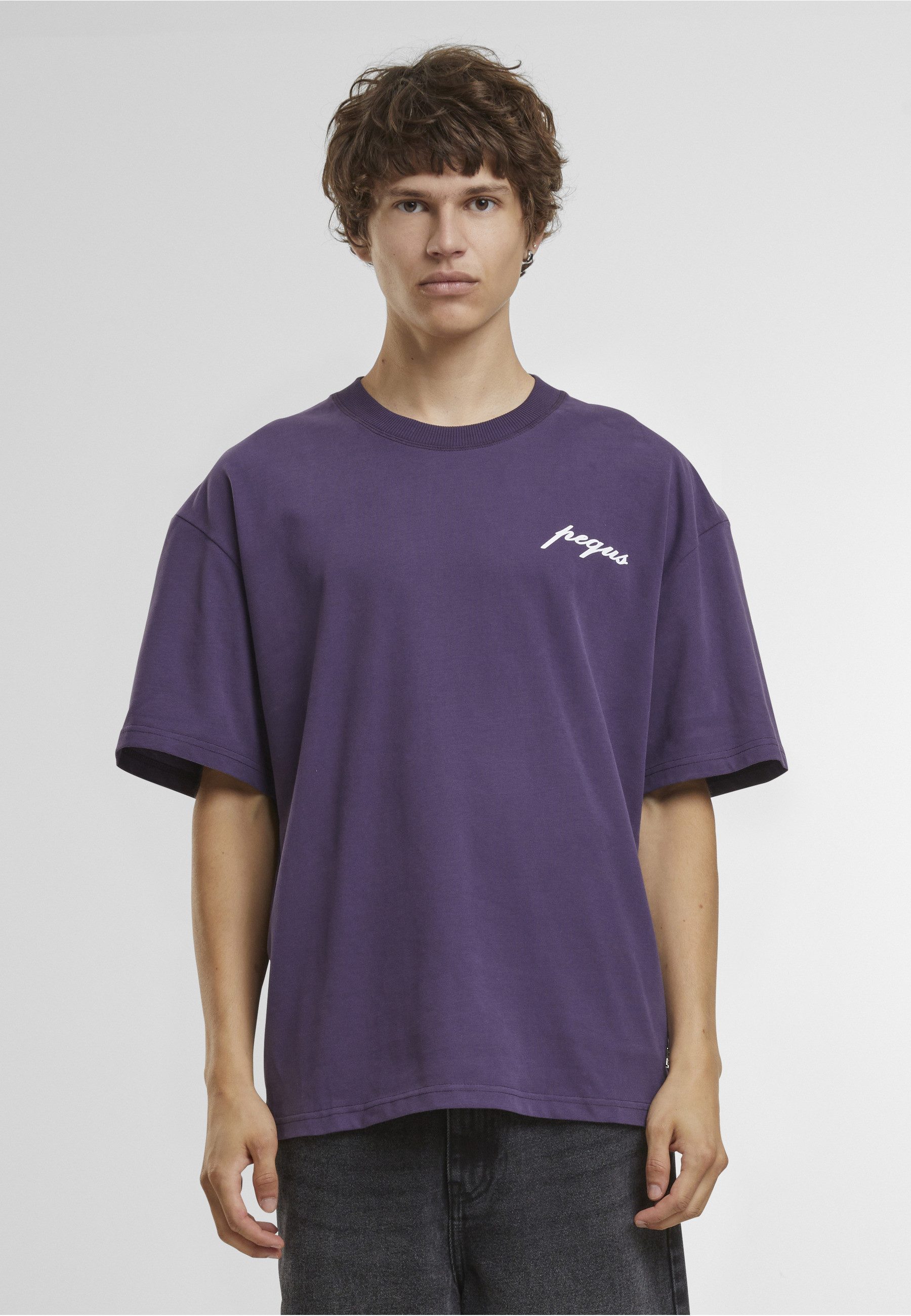 PEQUS T-Shirt PEQUS PEQUS Chest Logo T-Shirt purple (1-tlg)