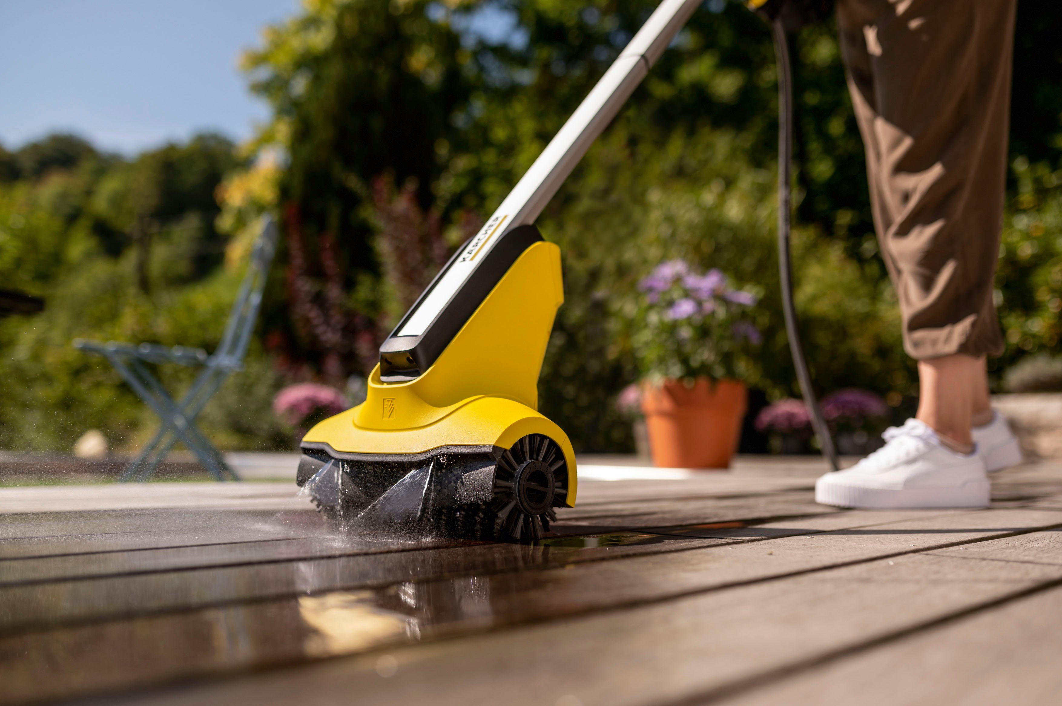 KÄRCHER Akku-Niederdruckreiniger PCL 3-18 Battery Set, Druck max: 10 bar, für die Säuberung von Holz-Terrassen, mit Akku und Ladegerät