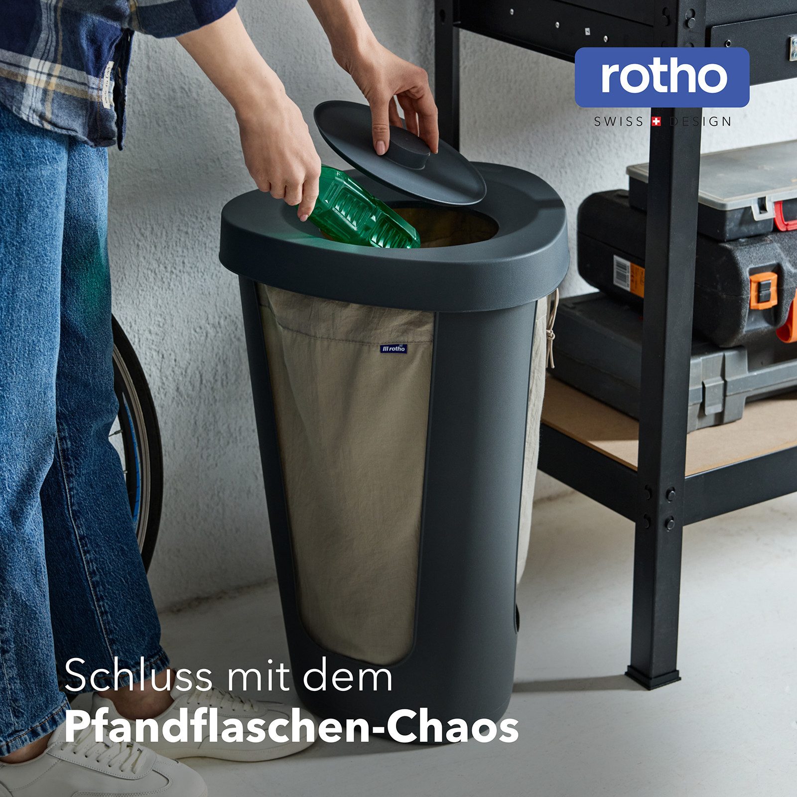 ROTHO Flaschensammler FABU 50l Pfandflaschen-Sammler mit 2 waschbaren Beuteln – geruchsfrei (2 waschbare Stoffbeutel, 1 Rahmen), Swiss Design, platzsparend, werkzeuglos & waschbar