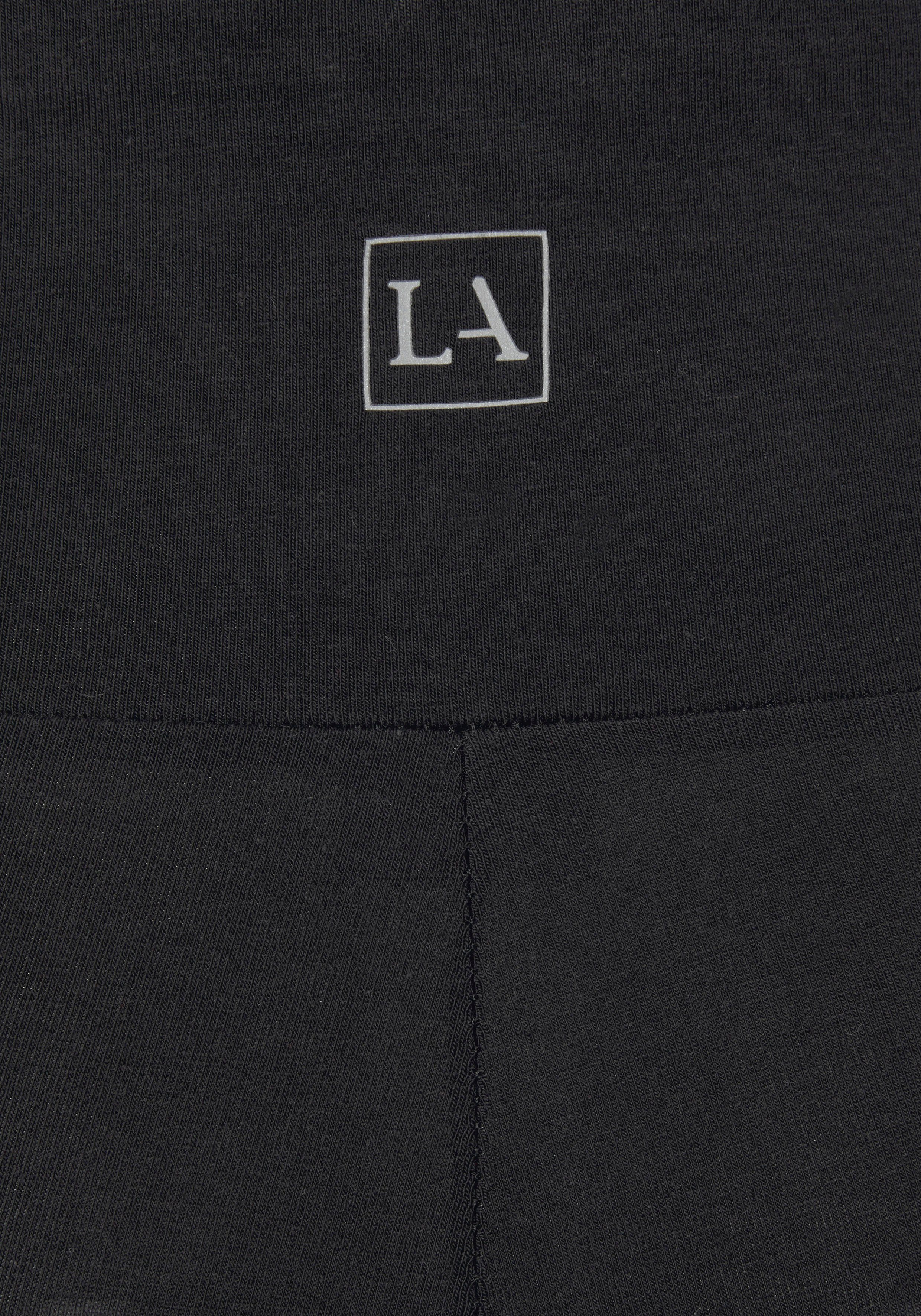 LASCANA Shorts mit breitem Bündchen und Logodruck, Loungewear – Bild 5 von 5