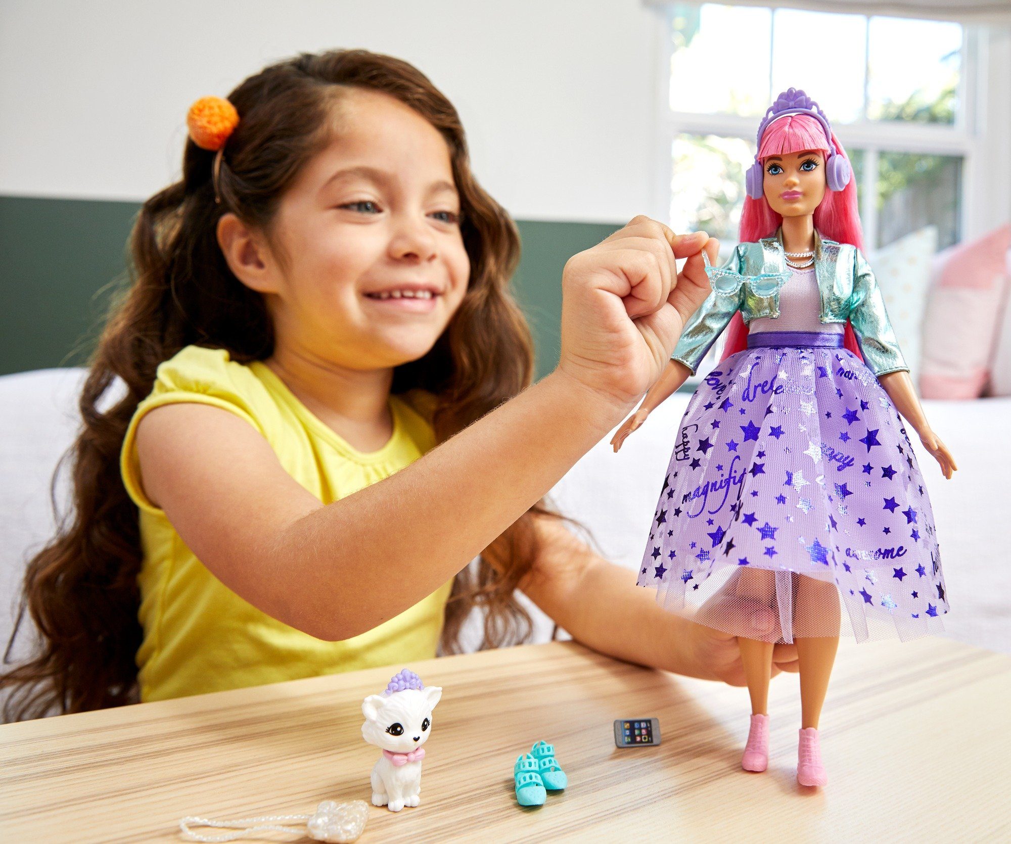 GML77 Anziehpuppe Prinzessinnen Abenteuer - Hündchen Puppe mit Barbie Daisy