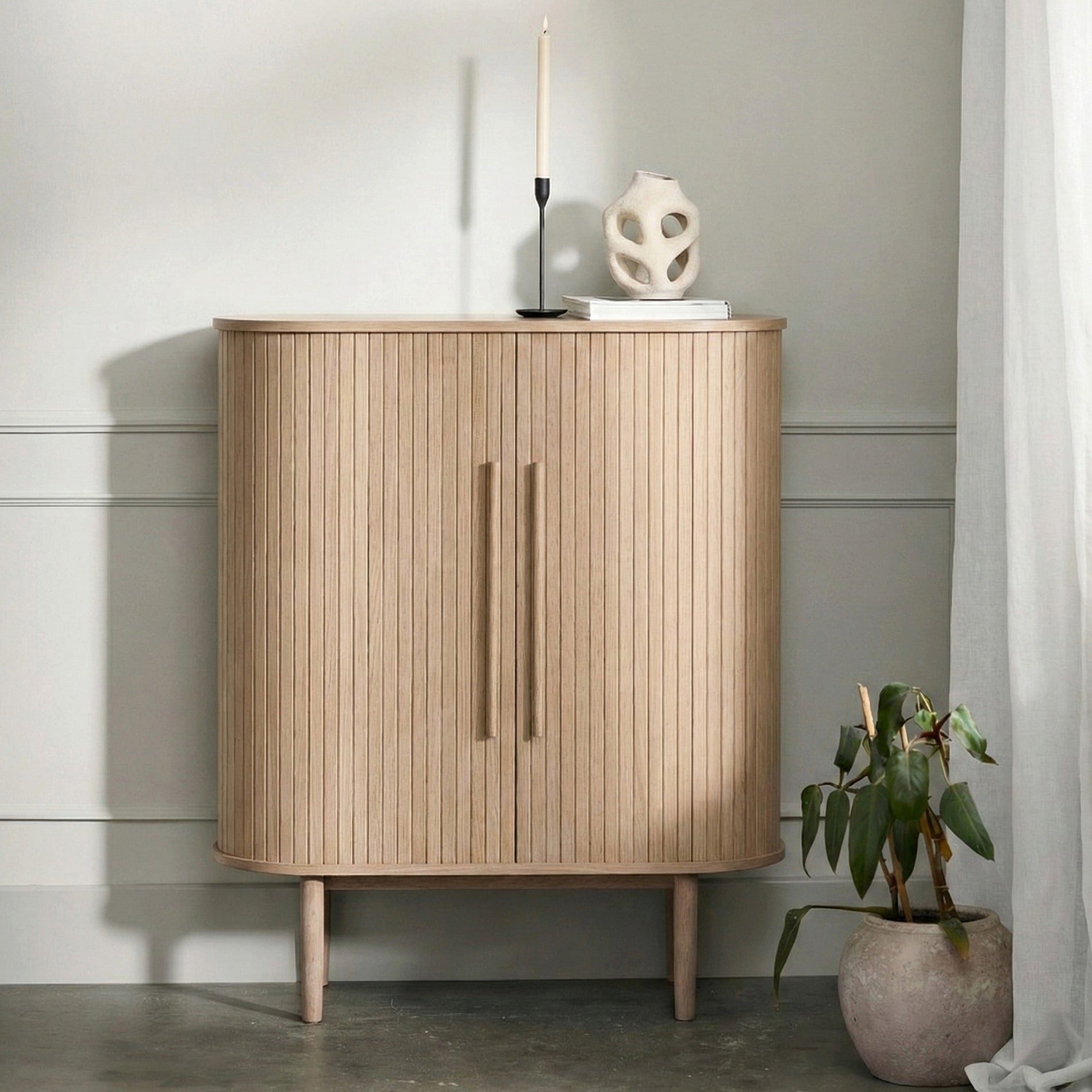 Selsey Highboard META, Ovales Highboard mit Lamellenfront, gebleichte Eiche