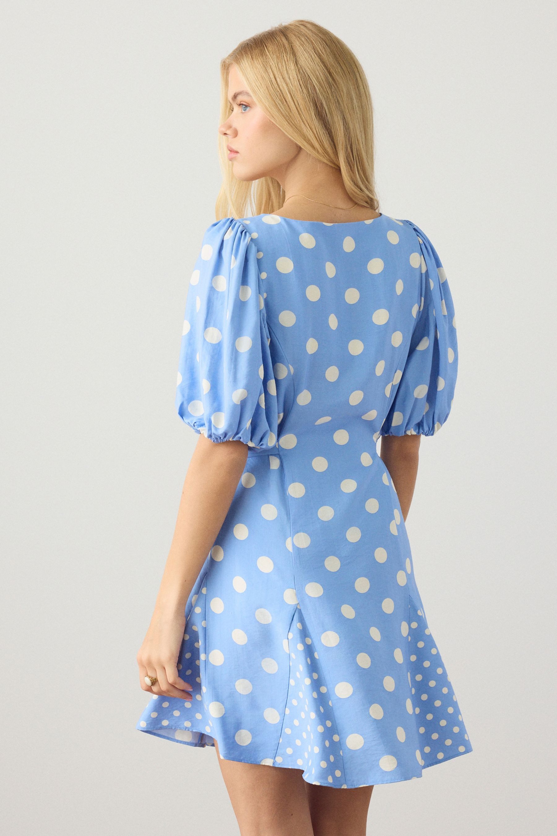 Next Minikleid Durchgeknöpftes Minikleid mit Puffärmeln (1-tlg) – Bild 5 von 5