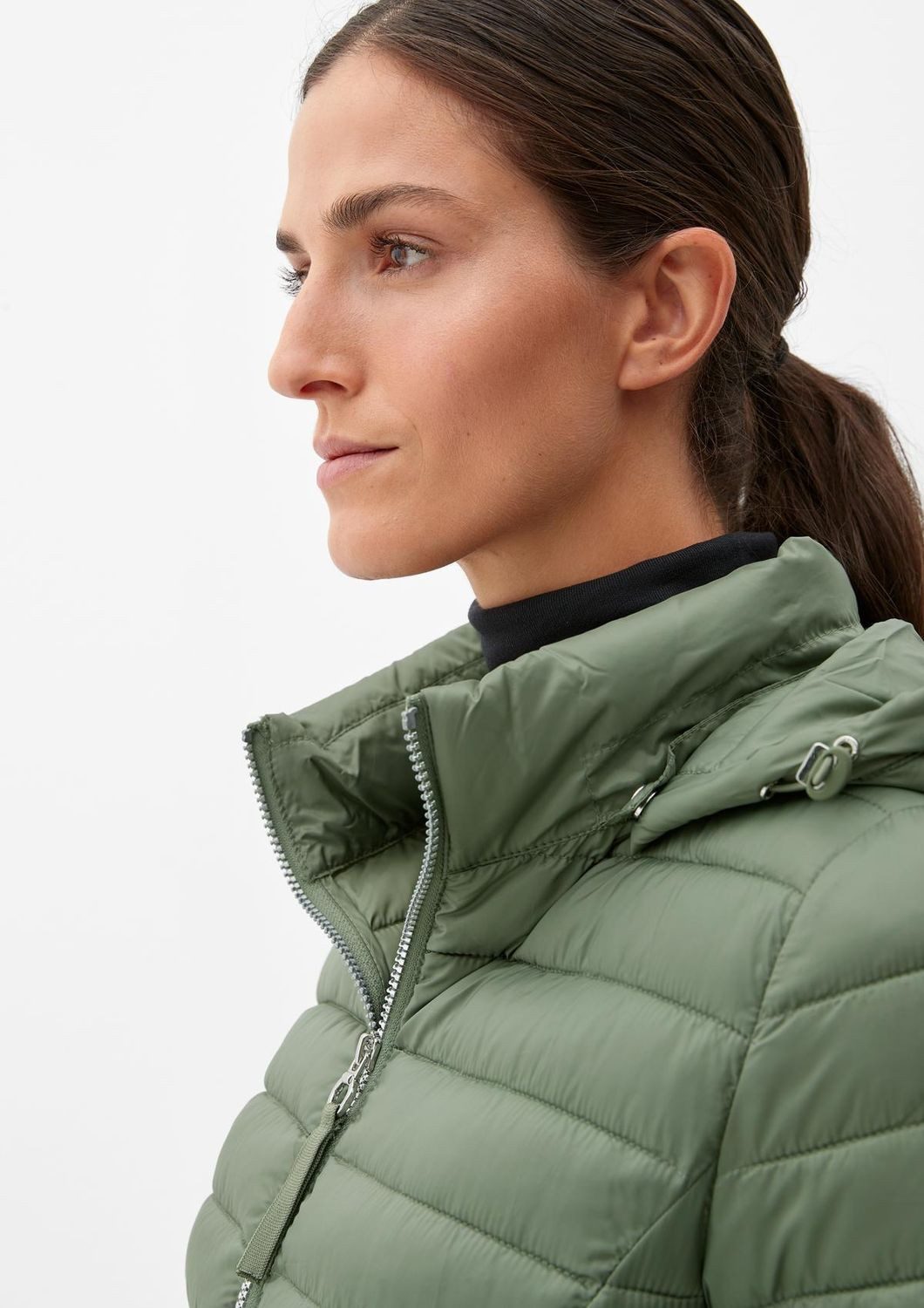 s.Oliver Steppmantel (1-tlg) lange Steppjacke mit abnehmbarer Kapuze – Bild 4 von 5