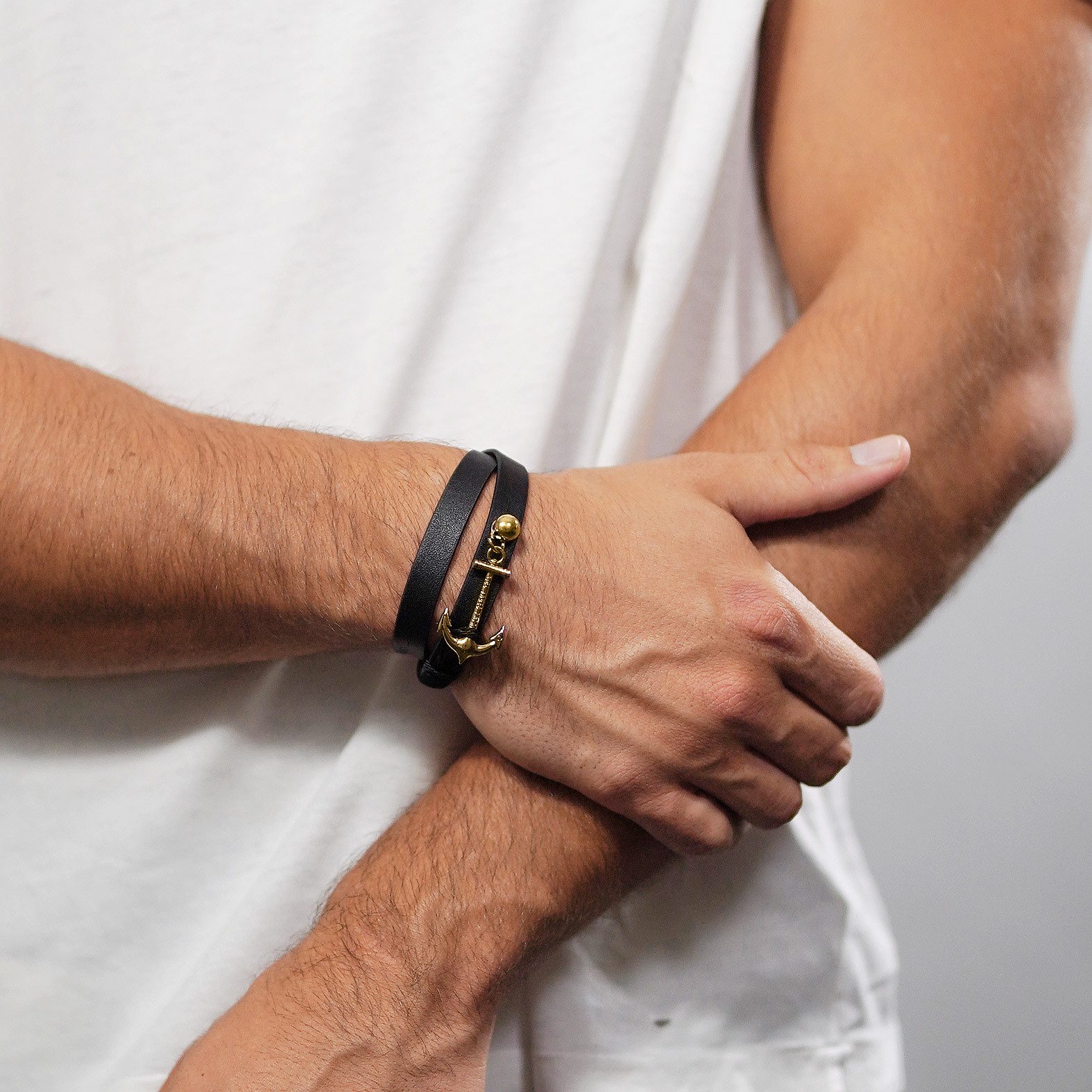 trendor Wickelarmband Leder-Schwarz mit goldfarbenem Anker