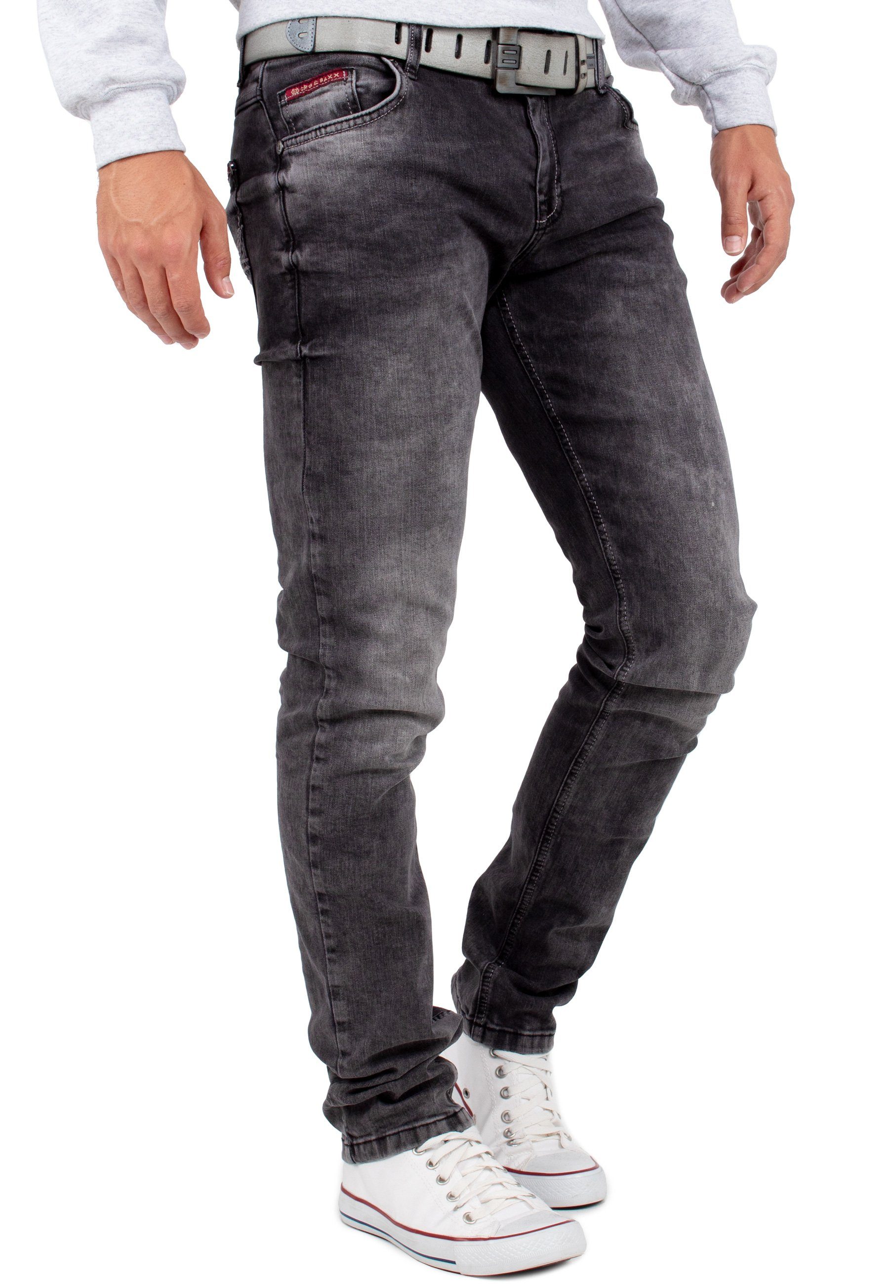 Cipo & Baxx Slim-fit-Jeans Casual Hose BA-CD533 Kontrastnaht und verzierte Gesäßtaschen