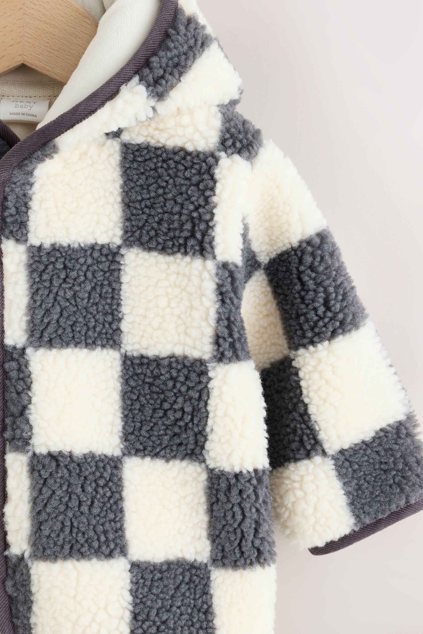 Next Strickjacke Baby Borg-Jacke mit Kapuze (1-tlg) – Bild 3 von 5