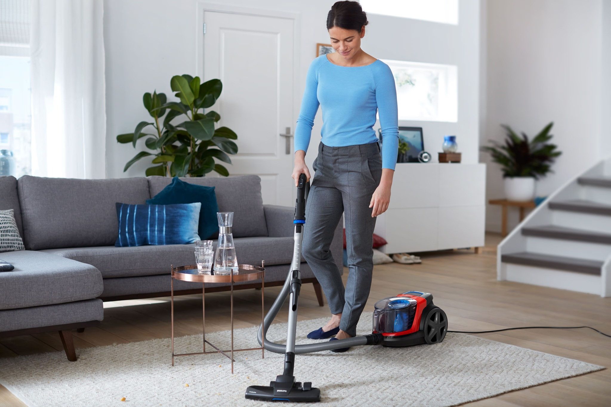 Philips Bodenstaubsauger FC9330/09 PowerPro Compact beutelloser Staubsauger HEPA 13, 900 W, beutellos