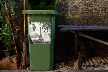 MuchoWow Wandsticker Eiffelturm durch die Bäume (1 St), Mülleimer-aufkleber, Mülltonne, Sticker, Container, Abfalbehälter
