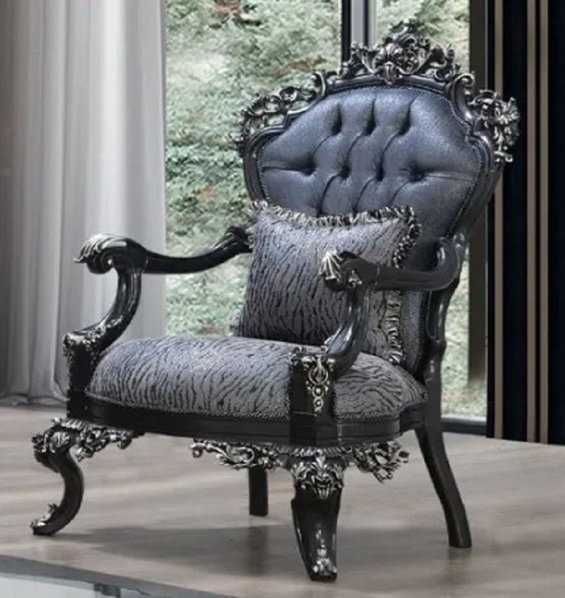 Casa Padrino Sessel Luxus Barock Sessel Blau / Grau / Schwarz / Silber - Prunkvoller Wohnzimmer Sessel mit elegantem Muster - Barock Wohnzimmer & Hotel Möbel - Edel & Prunkvoll