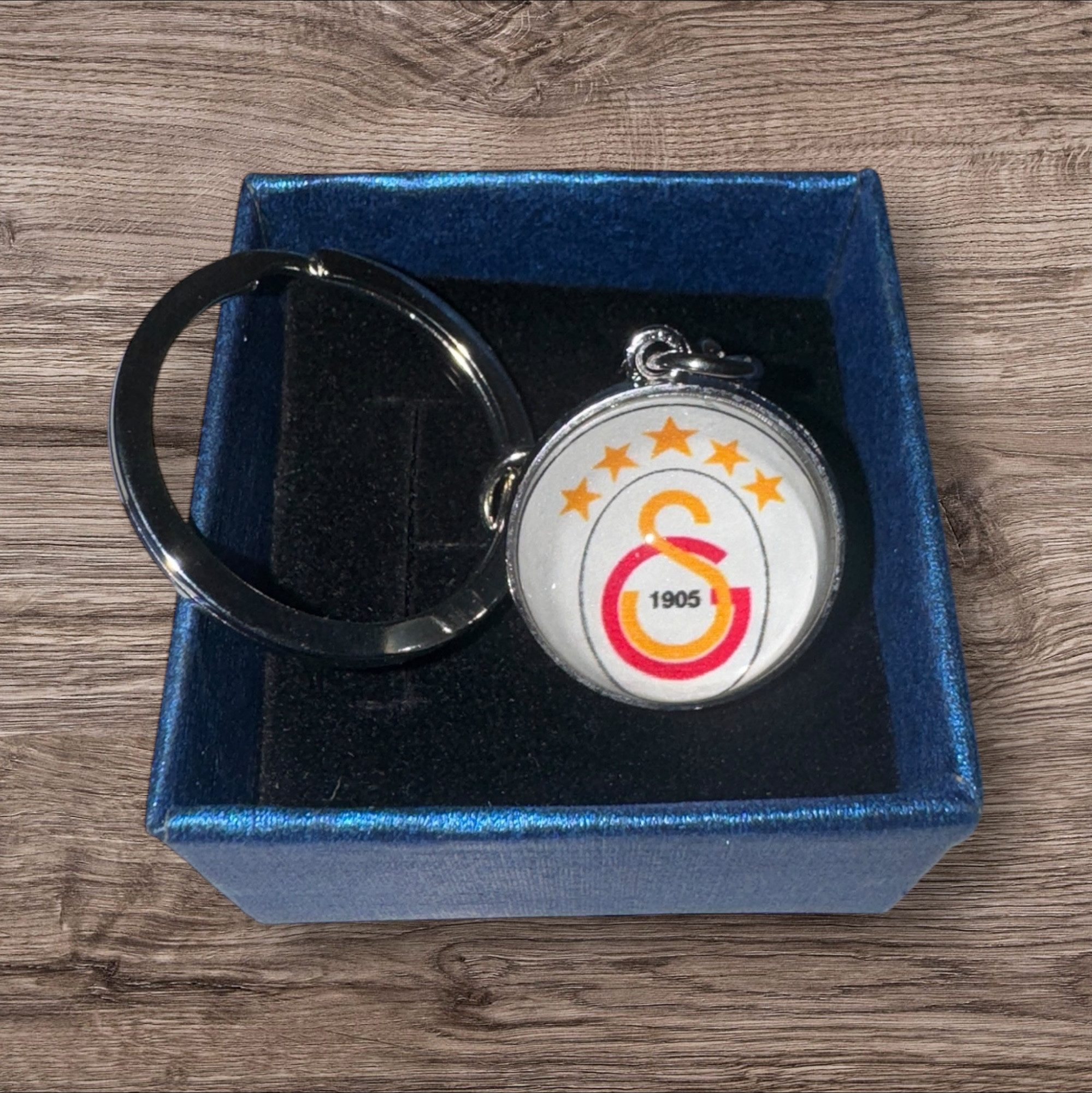 Stelby Schlüsselanhänger mit Gravur Galatasaray 5 Sterne Schlüsselanhänger 3D mit Geschenkbox (Weihnachtsgeschenk, Geburtstagsgeschenk, Valentinstaggeschenk, Gr – Bild 3 von 5