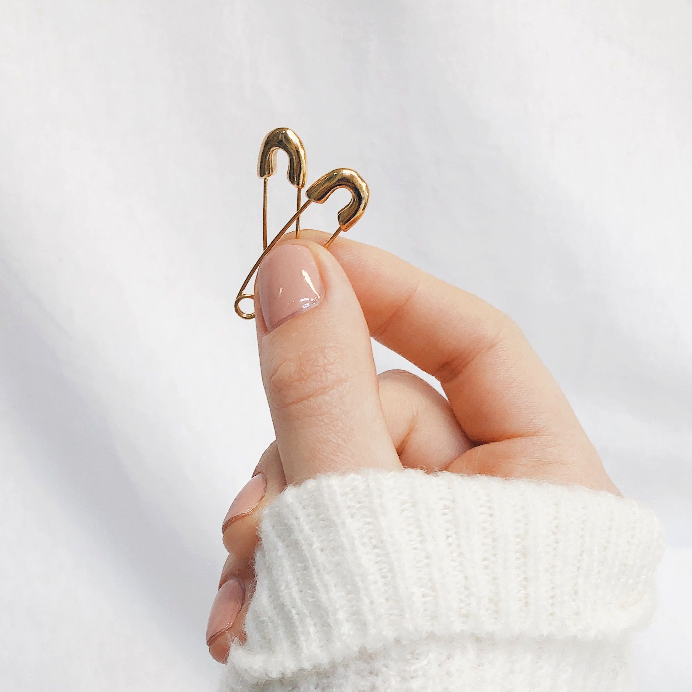 Hey Happiness Paar Ohrhänger Sicherheitsnadel Ohrringe Damen, 18K Roségold Vergoldet, Safety Pin Ohrstecker Edelstahl hängend, wasserfest – Bild 3 von 5