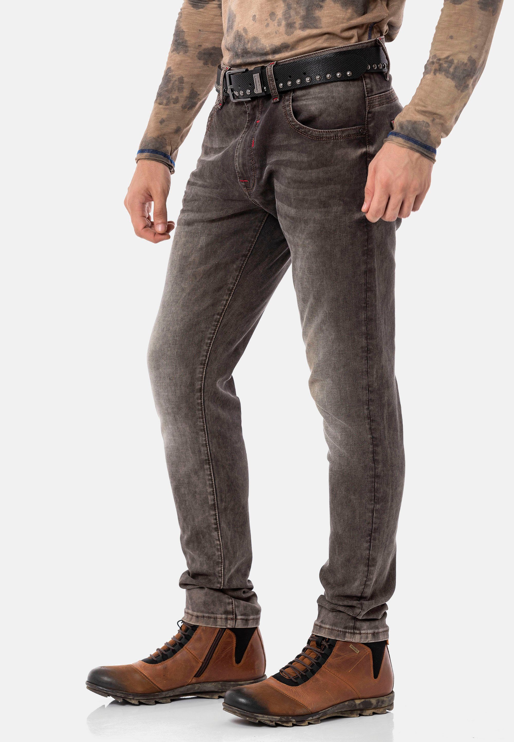 Cord-Design stilvollem & Straight-Jeans in Baxx braun Cipo