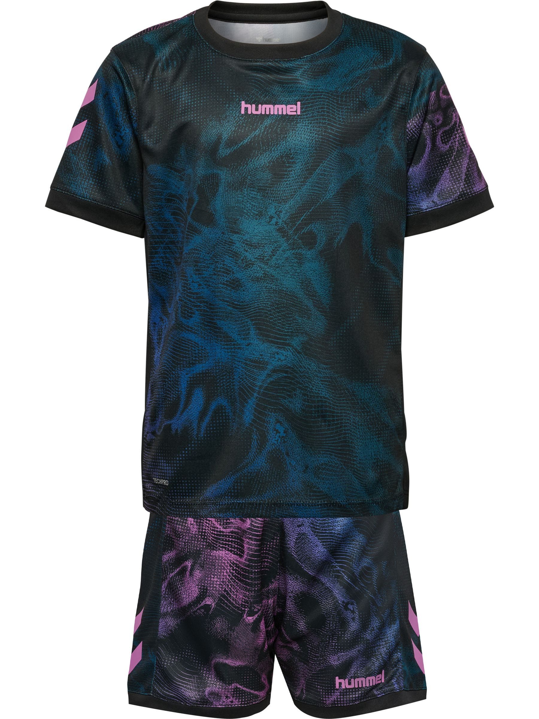 hummel Trainingsanzug Sportlicher Look Grafikprint Kurzarm für Unisex Kinder (1-tlg), Recyceltes Material, Nachhaltig, Zweiteilig, Elastischer Bund