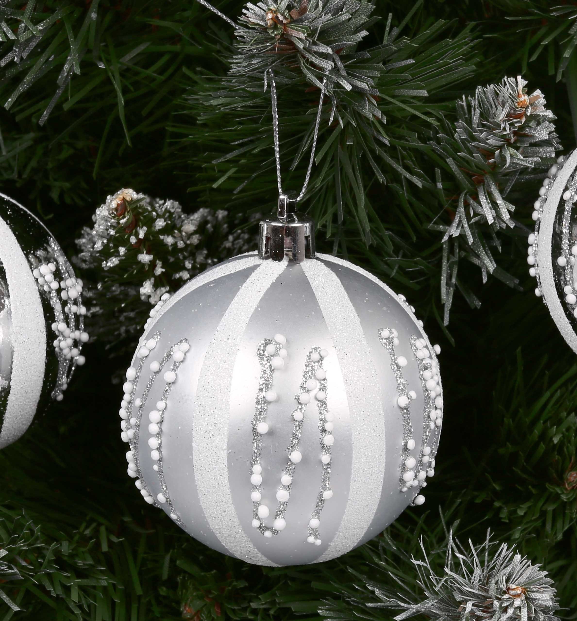 Sarcia.eu Weihnachtsbaumkugel Christbaumkugelset aus Pack Kunststoff, silbern 7cm, 6 x 1 Stück