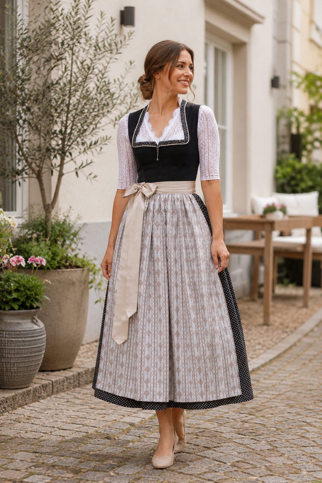 Alpenmärchen Dirndl Langes Dirndl Adele in schwarz - ALM1029