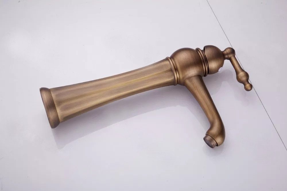 Kinaree Badarmatur Retro Messing Wasserhahn NAPA Messing, gebürstet