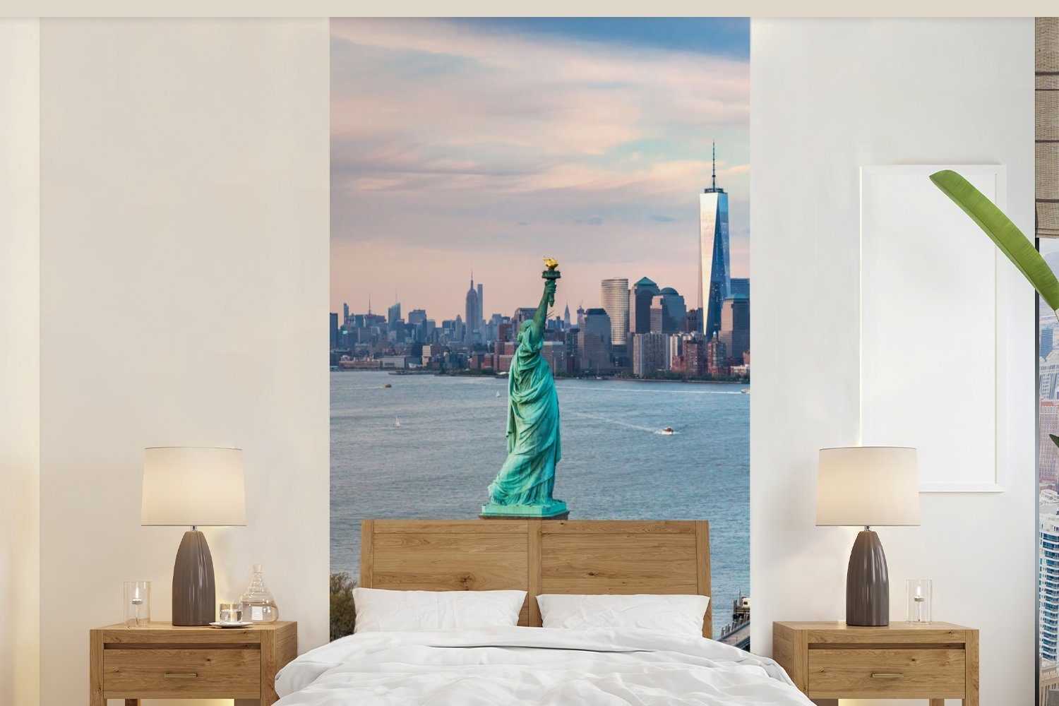 MuchoWow Fototapete Freiheitsstatue mit der Skyline von New York, Matt, bedruckt, (2 St), Vliestapete für Wohnzimmer Schlafzimmer Küche, Fototapete