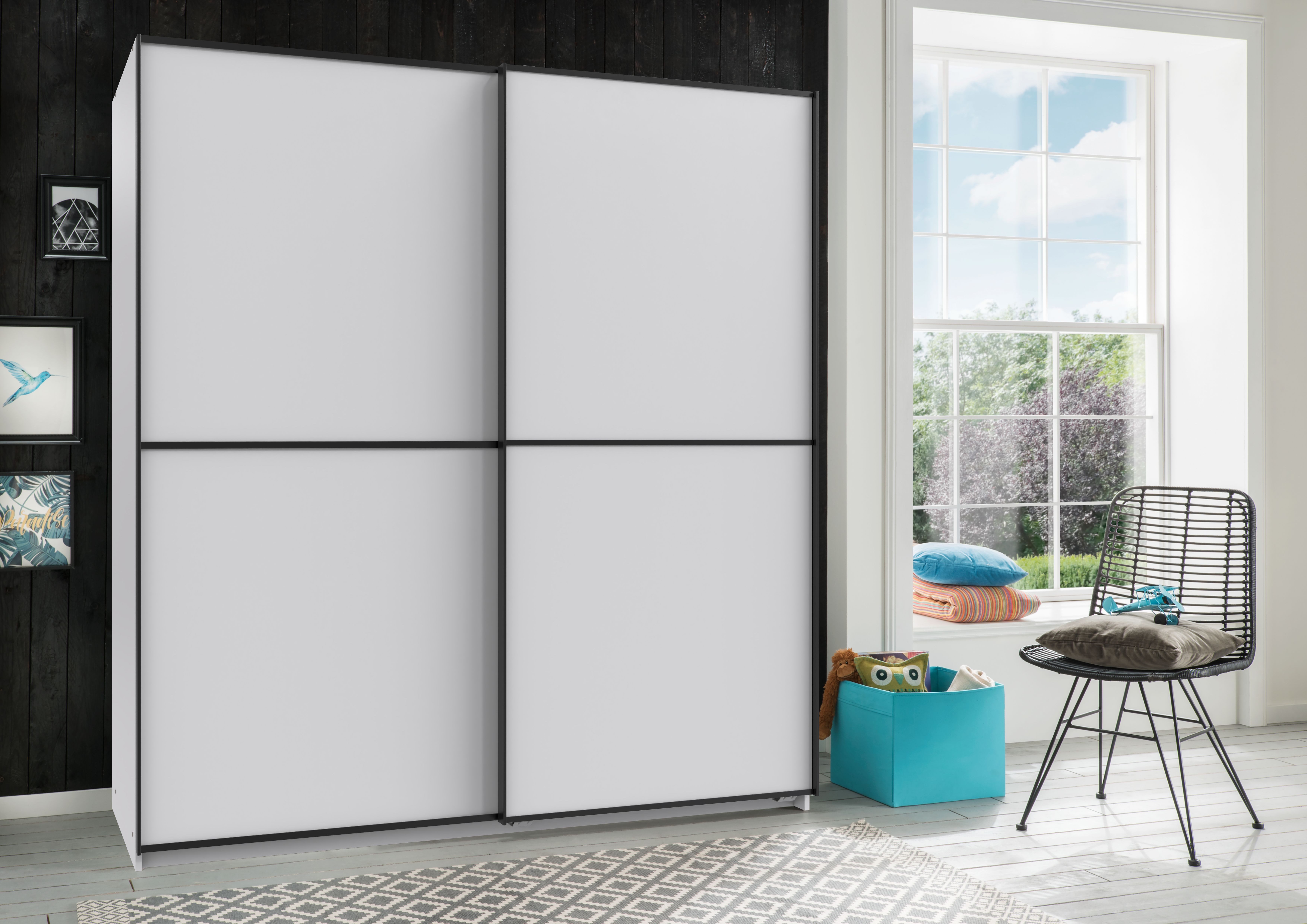 möbel-direkt.de Schwebetürenschrank Ulm in Weiß mit Aufleistungen in Schwarz (komplett, 1-St., Kleiderschrank in verschiedenen Varianten wählbar) Made in Germany, schwarze Aufleistungen