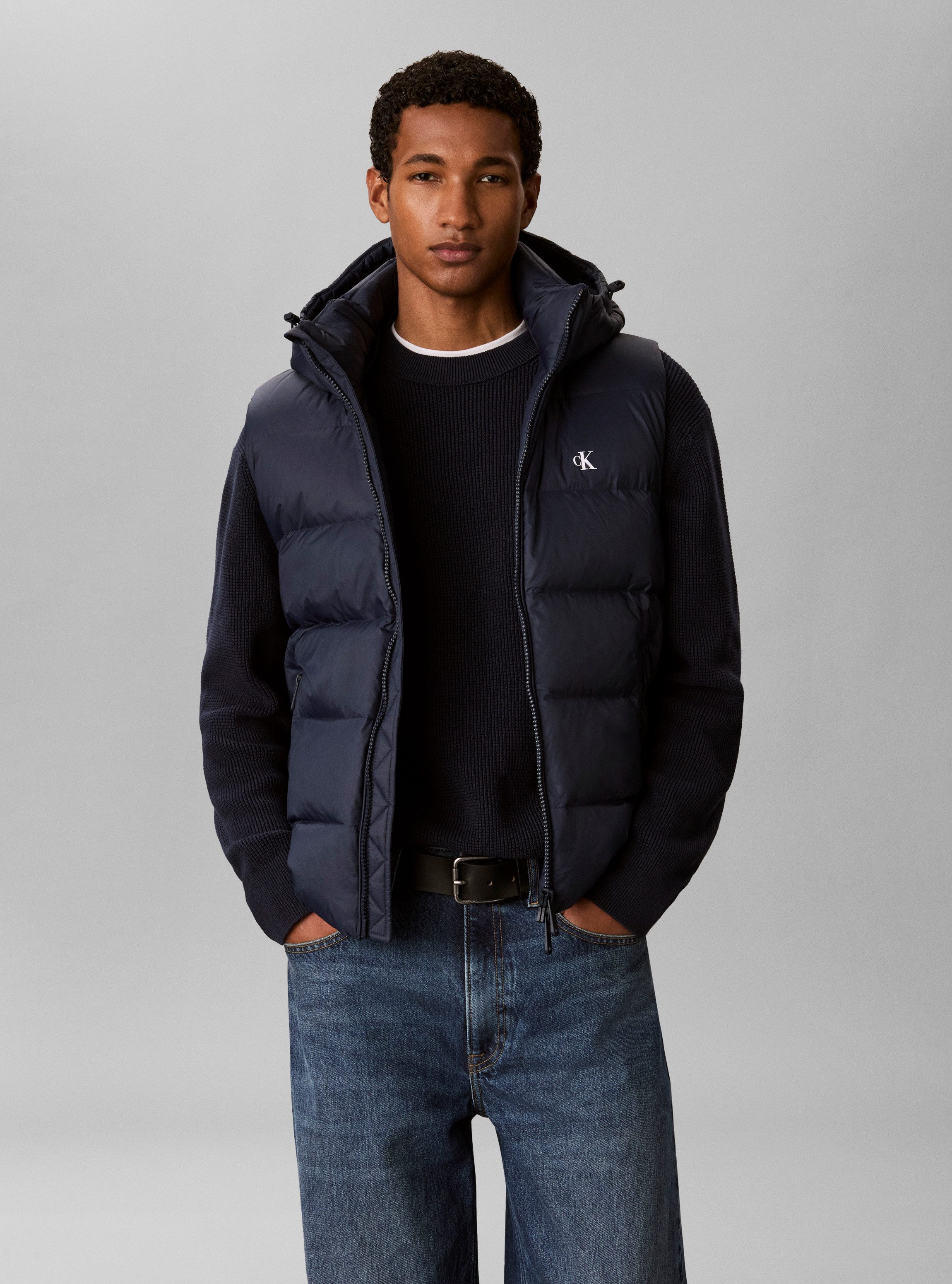 Calvin Klein Jeans Steppweste NYLON ZIP OFF HOOD Regular fit mit abnehmbarer Kapuze