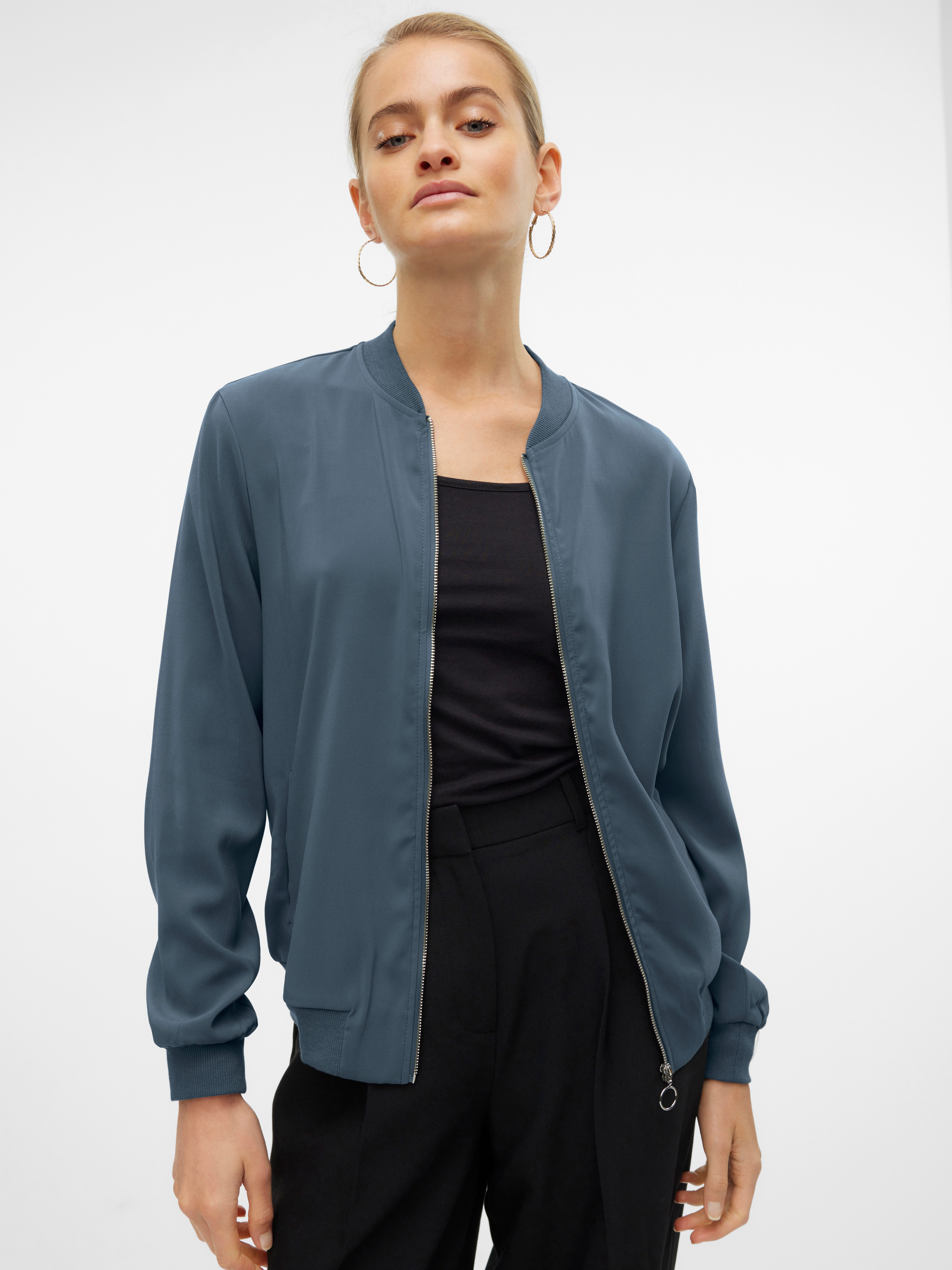 Vero Moda Kurzjacke VMCONNY, leichte Jacke für den Übergang seitliche Eingrifftaschen, Rippbündchen
