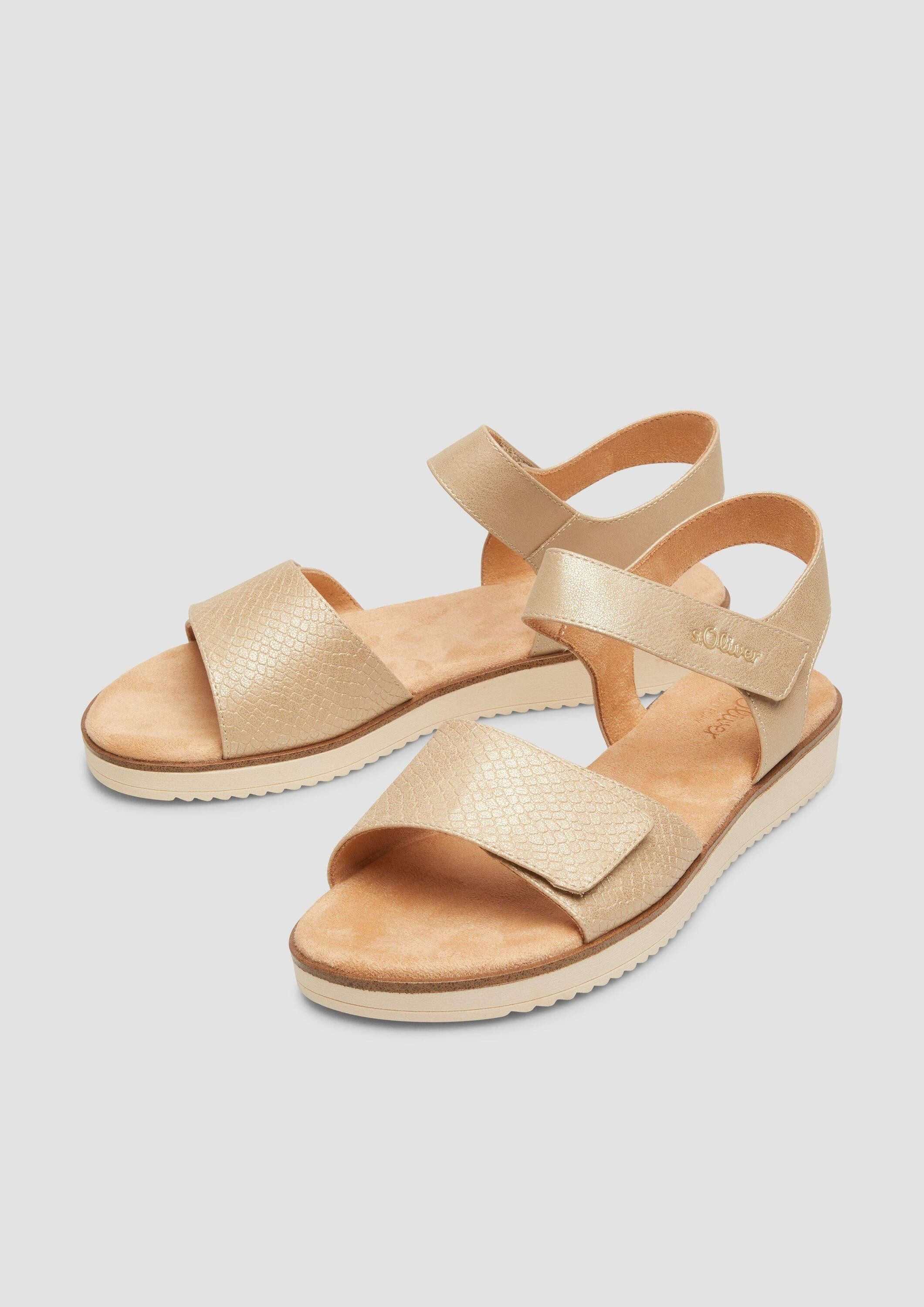s.Oliver Sandalen Sandale Metallic-Sandalen mit Klettverschluss