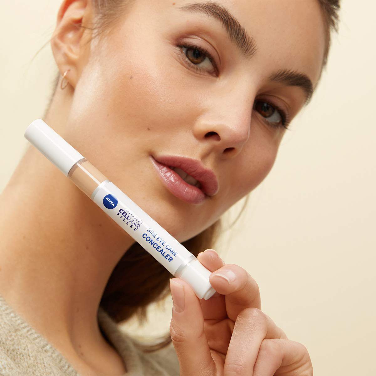 Nivea Concealer CELLULAR 3IN1 AUGENPFLEGE CONCEALER, Mit Anti-Aging-Effekt, deckt effektiv ab, spendet 24h Feuchtigkeit.