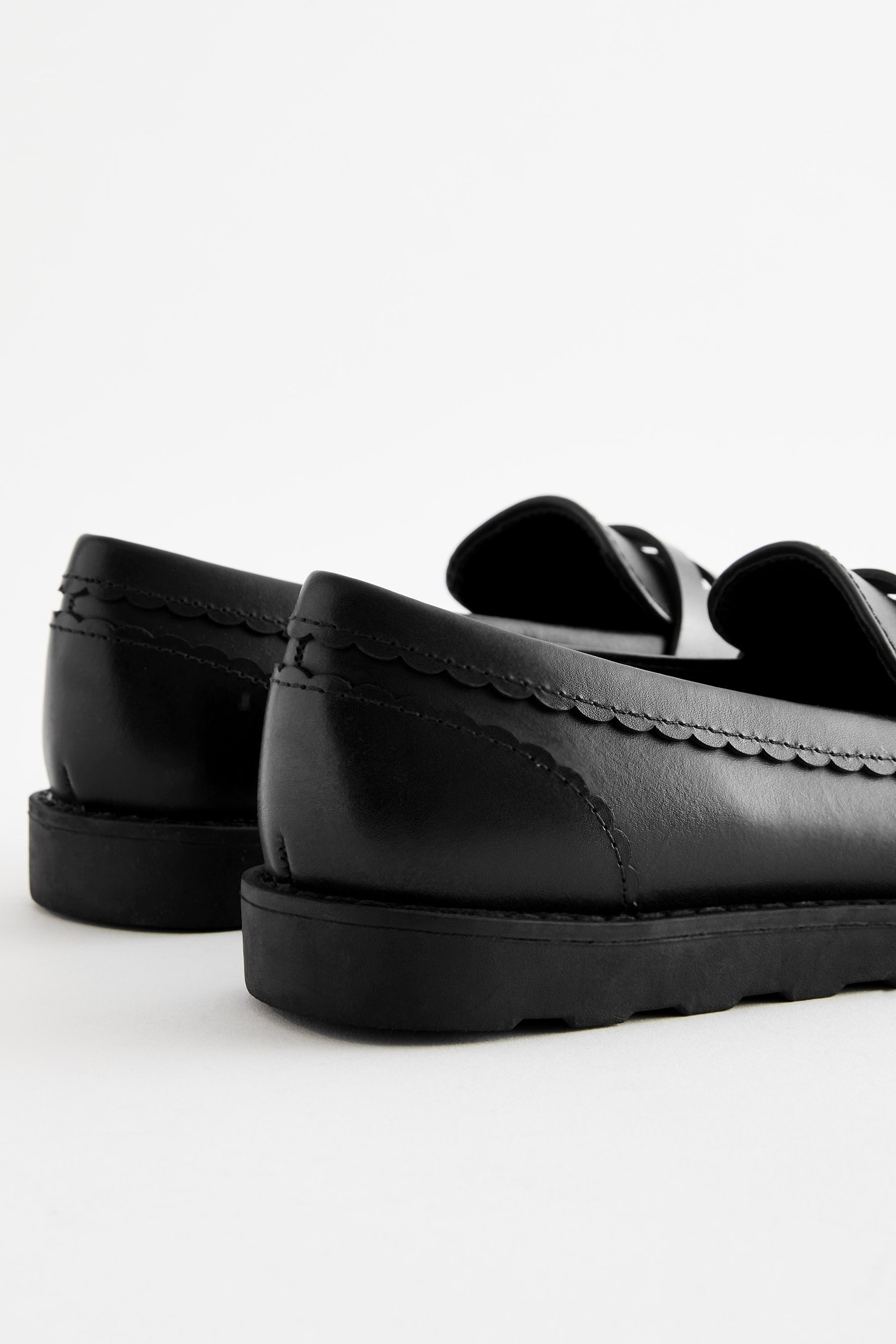 Next Lederslipper mit dünner Sohle und Troddel Loafer (1-tlg)